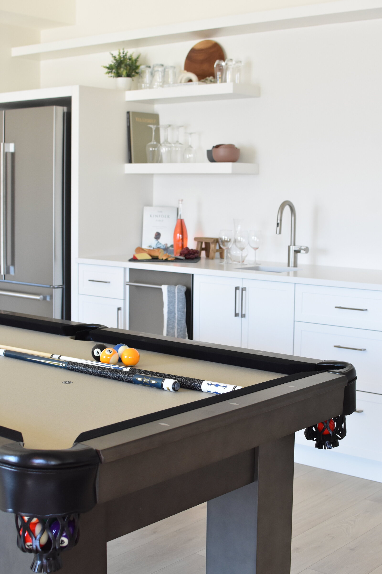 Pool table bar Align Interior Design