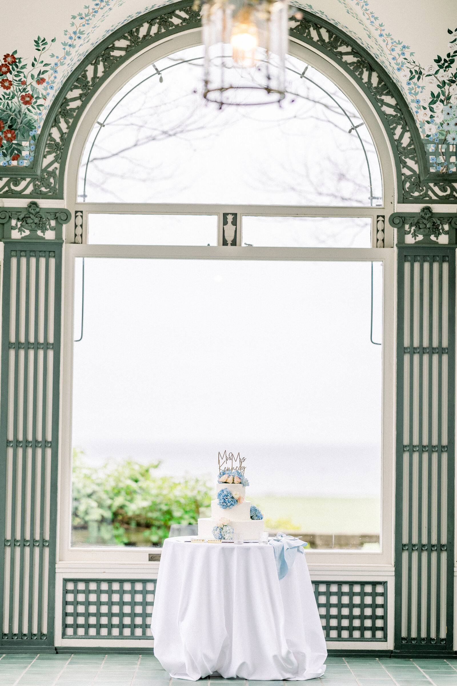 wedding cake at eolia mansion at harkness park, coastal estate