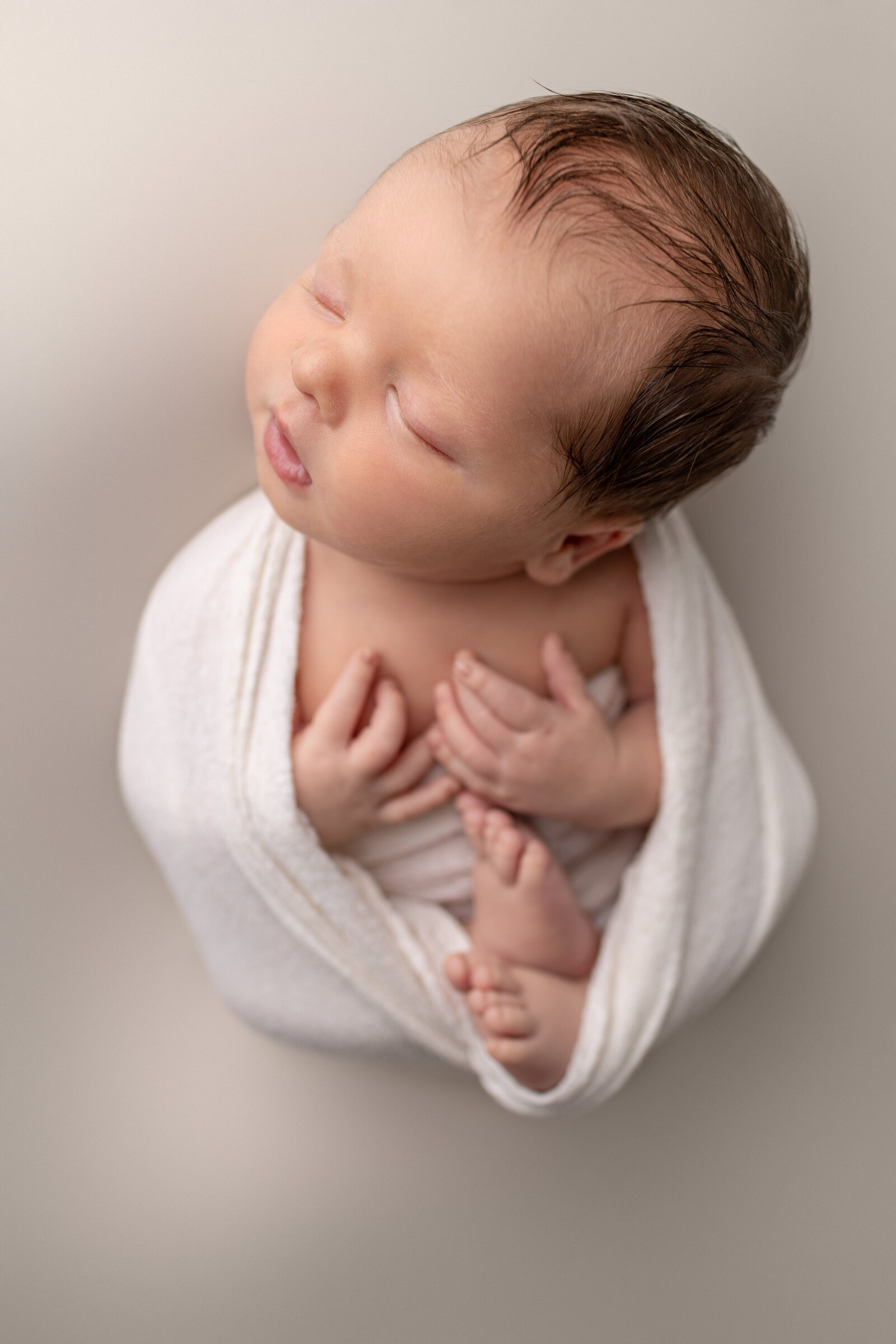 in-home_newborn_lifestyle_photography_session_Frankfort_KY_photographer_baby_boy2