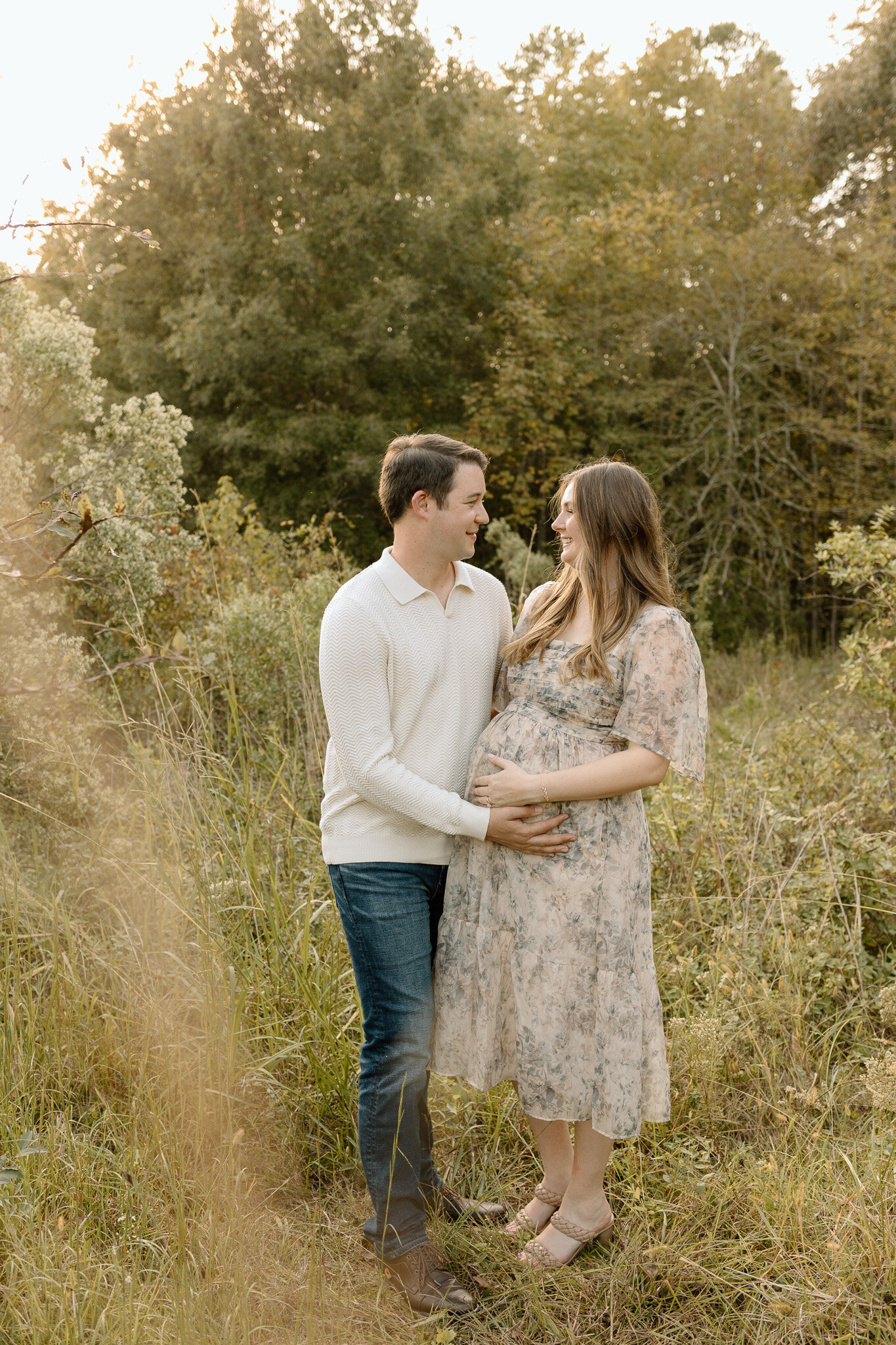 lifestyle-outdoor-maternity-session-photos-charlotte (8)