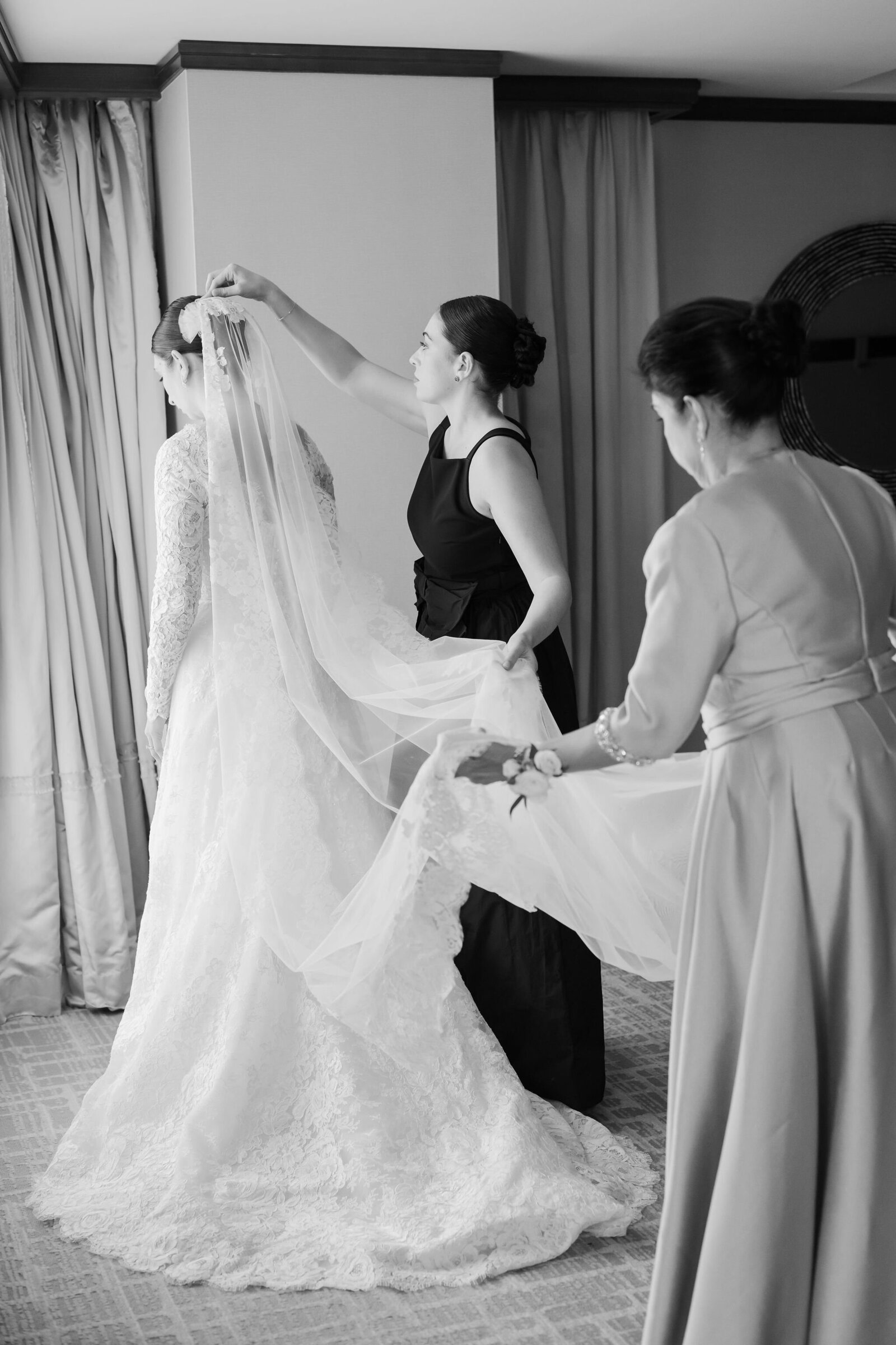 GettingReady_SDWedding_MaddyWilliamsPhotography-118