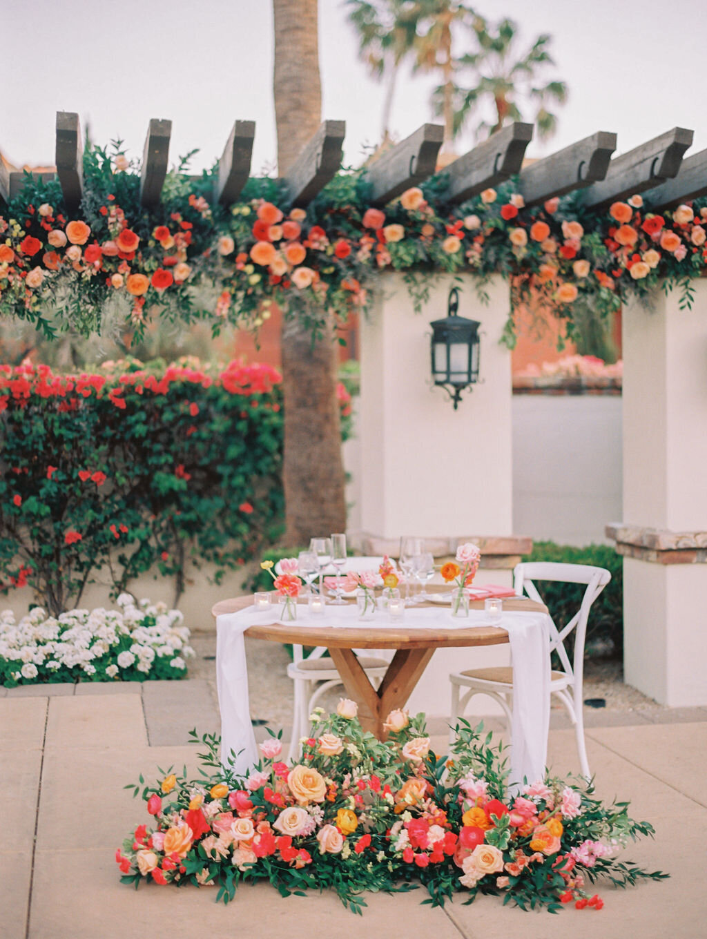 sweetheart-table-ground-arrangement-scottsdale-florist