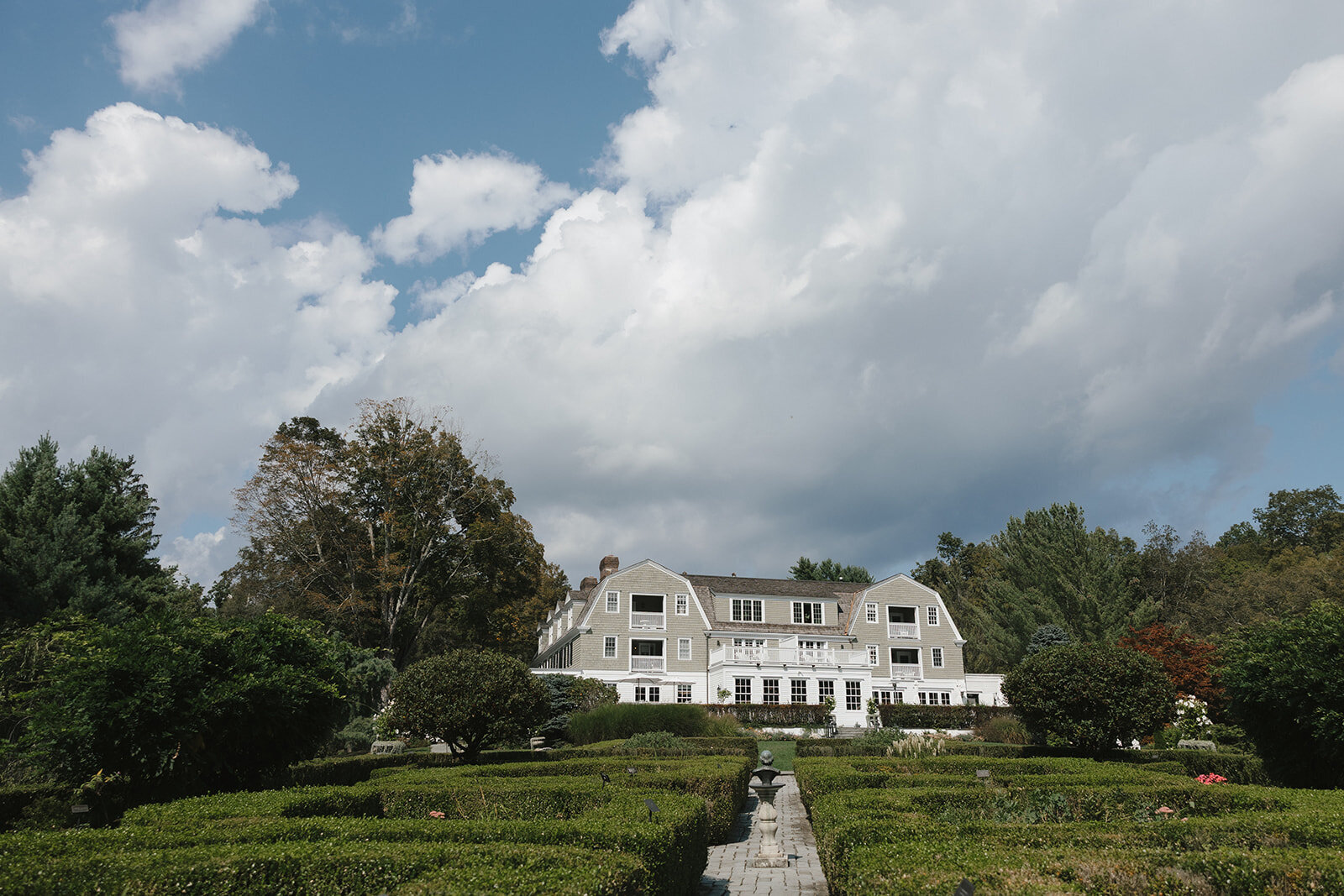 Mayflower-Inn-Garden-Tented-Wedding 20