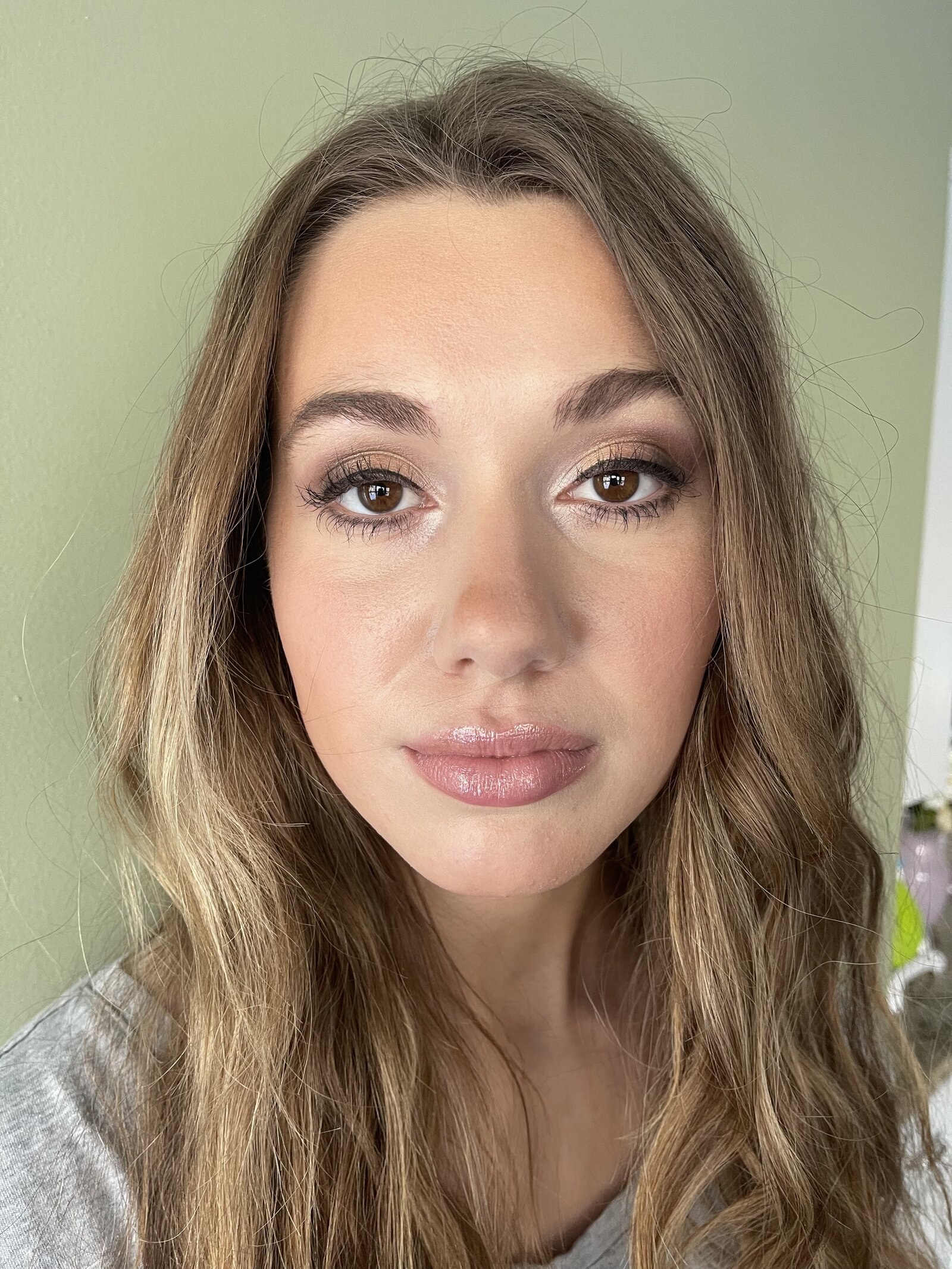 Natural glam makeup for bride bridesmaid inspiration glowing bride Kansas City bridal makeup
