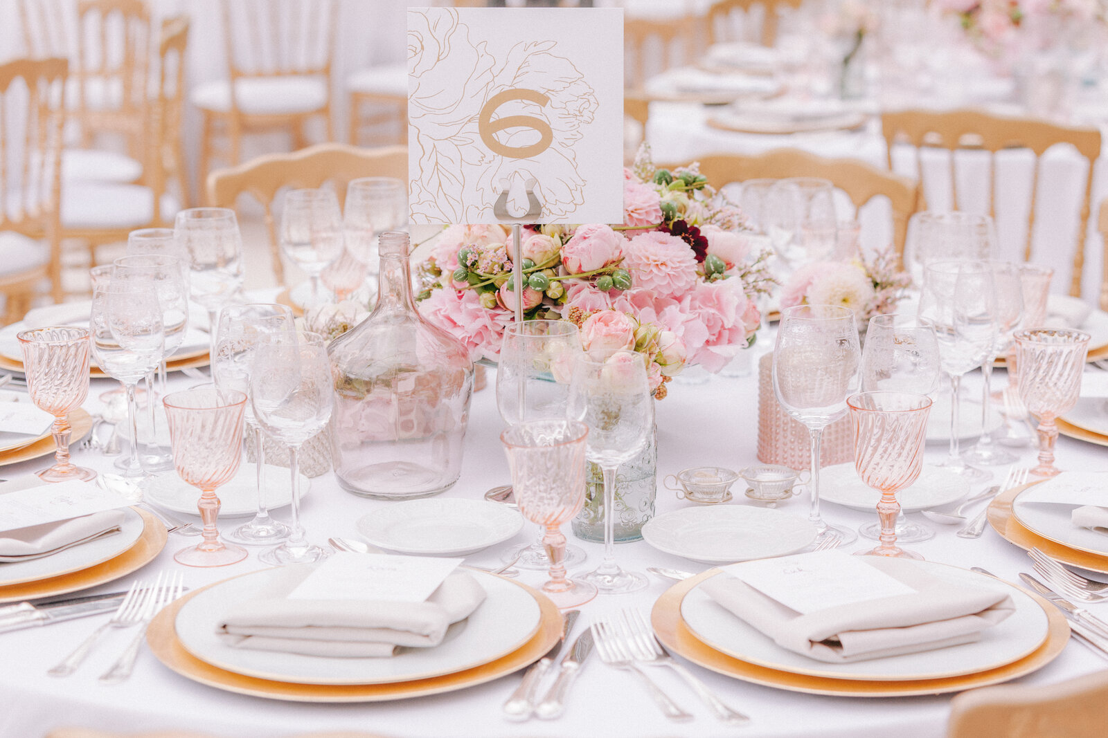 gigi_fine_art_wedding_table_flowers_pink_reception