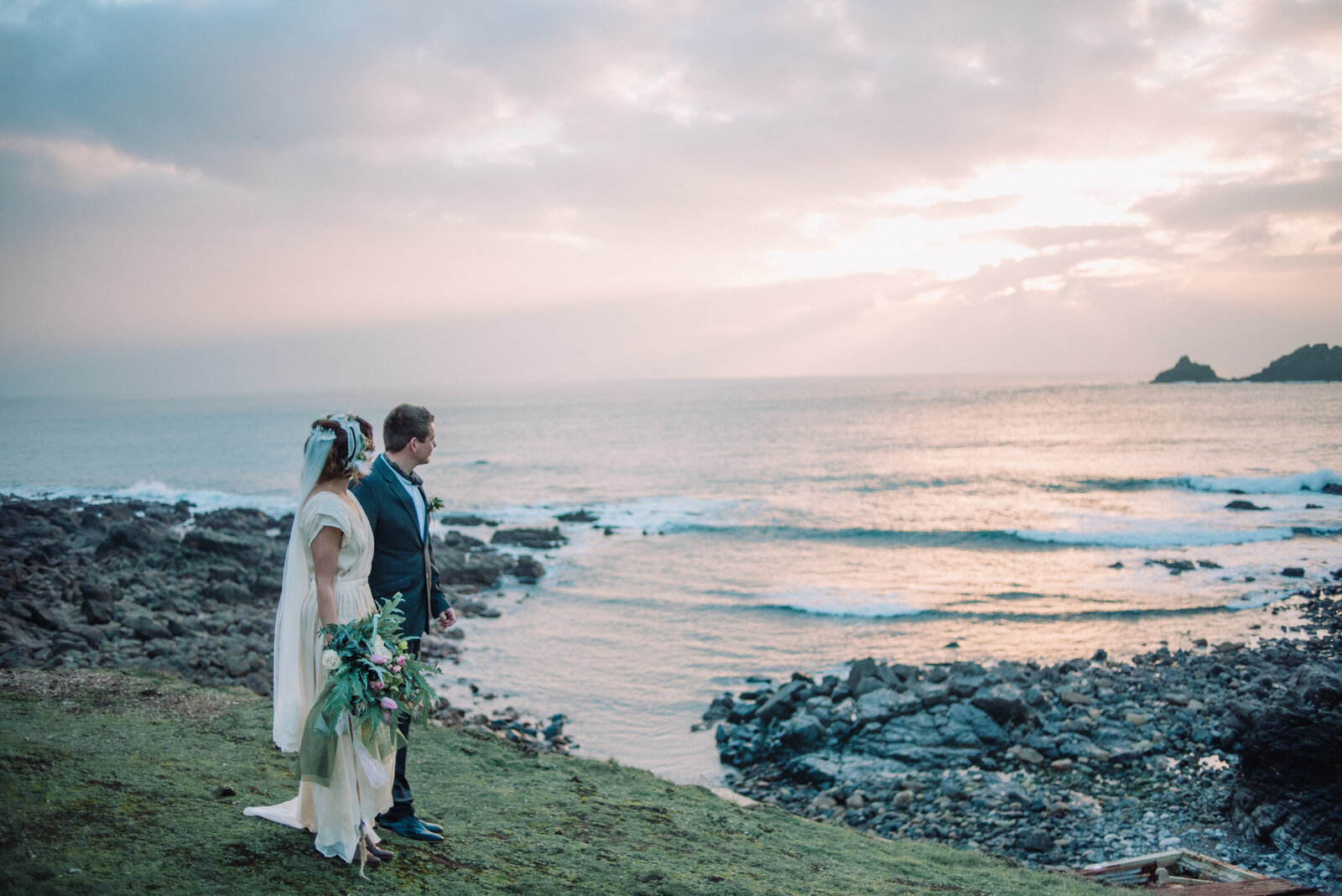 BoHoCornwall-renewalofvows-weddingelopementLibertyPearlPhotography-436