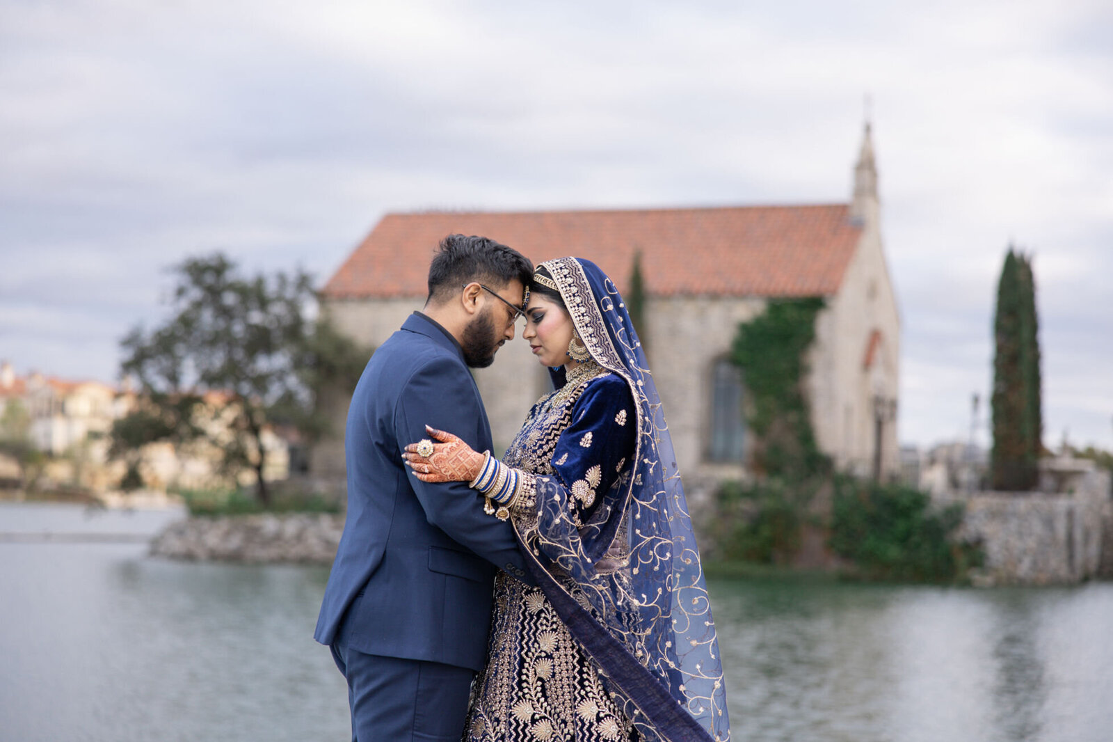 Dallas intimate wedding photographer