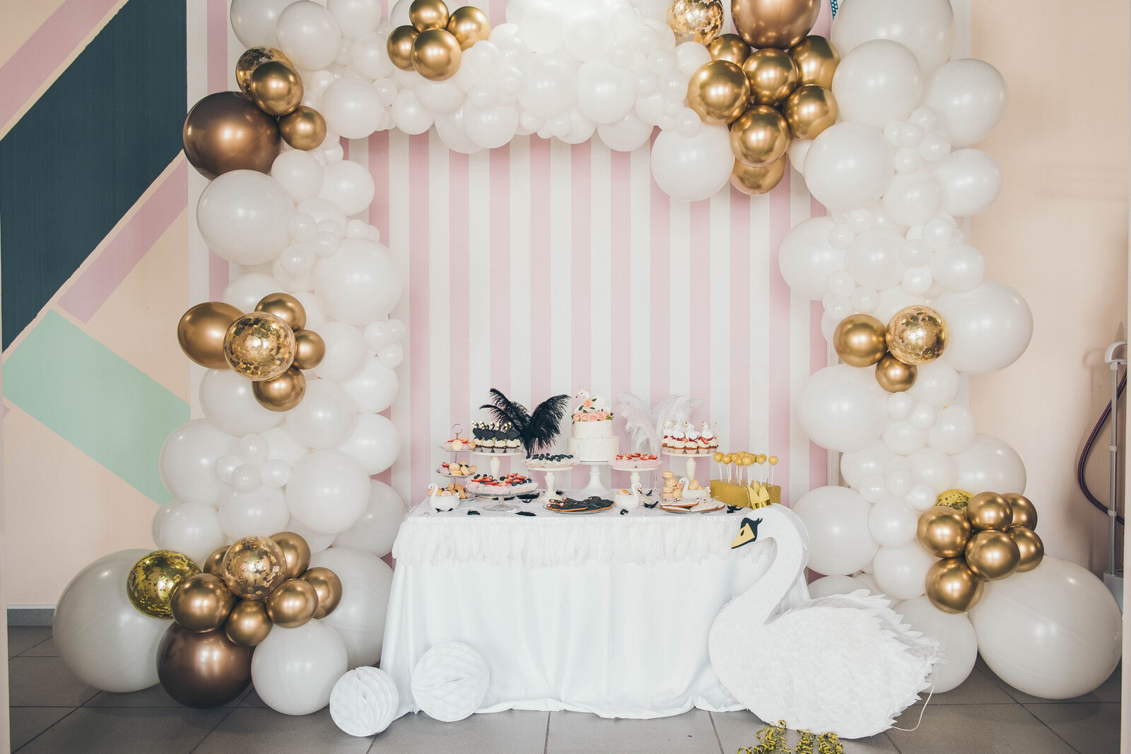 Tropical Party Balloon Setup from Essence of Flair