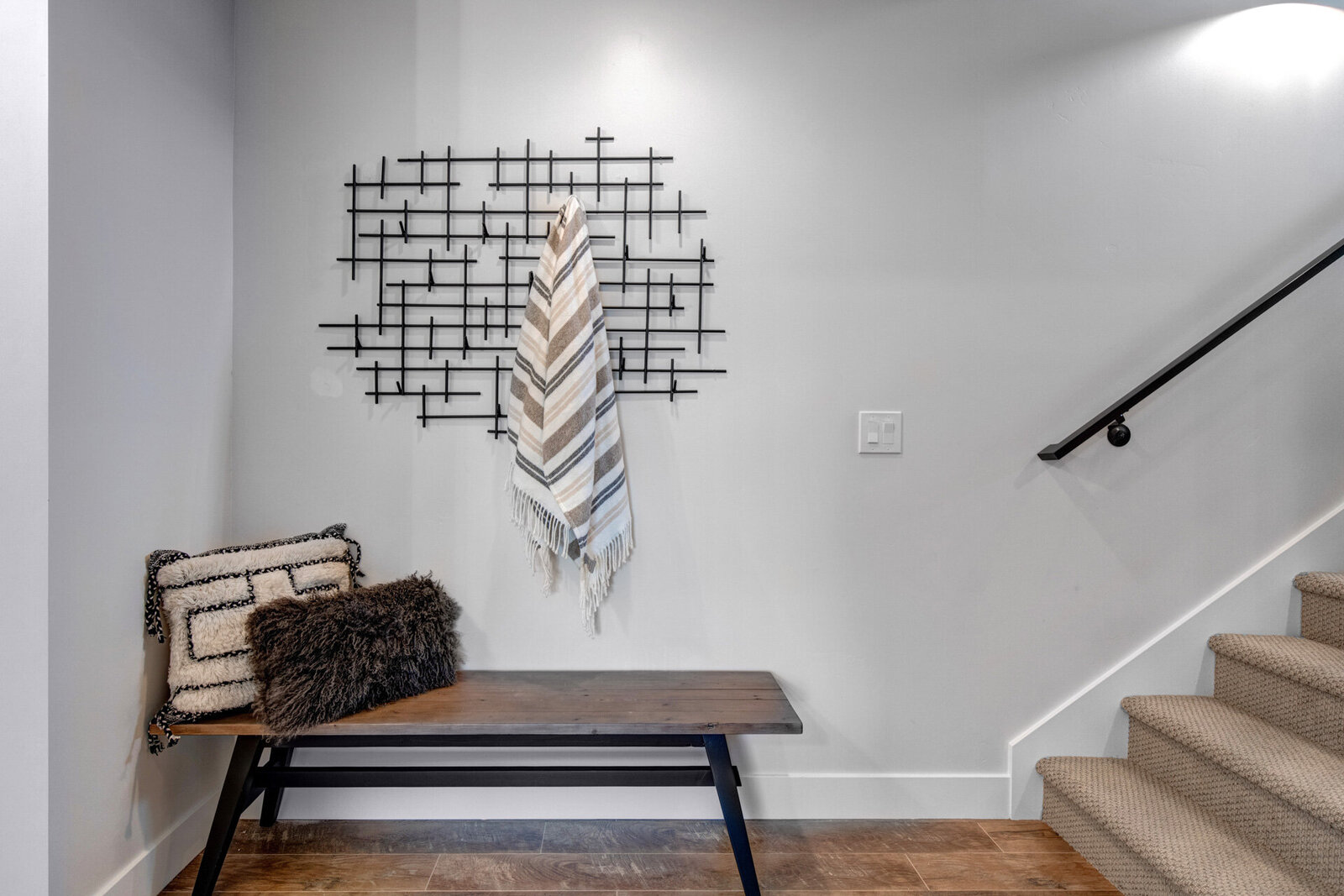Vacation-Home-Interior-Designer-Chalet-and-Co-entry-way-bench-decor