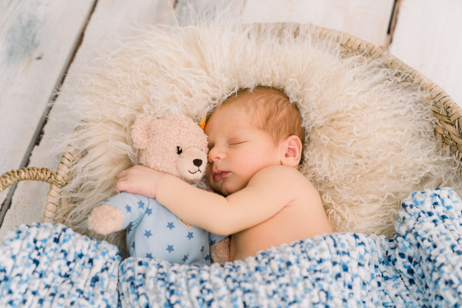 Babyfotografin-Newborn-Baby-Babyfotografie-Babyshooting-Neugeborene-Babybauch-Shooting-Babyfotograf 11