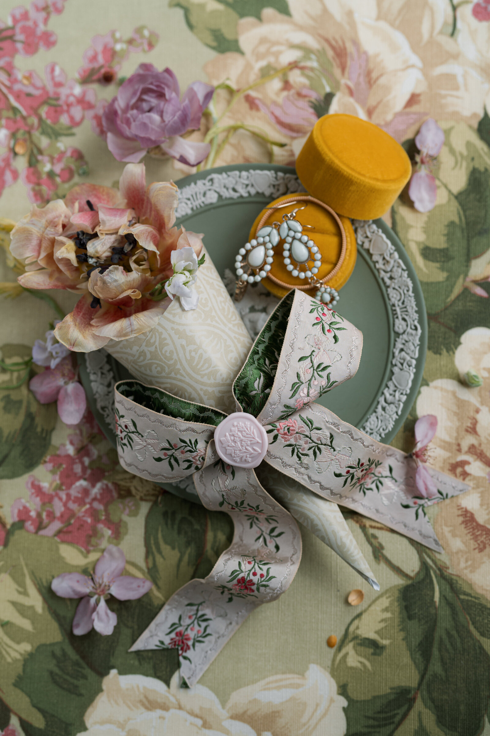 with_grace_and_gold_showit_theme_showit_themes_showit_template_showit_templates_showit_design_showit_designer_best7