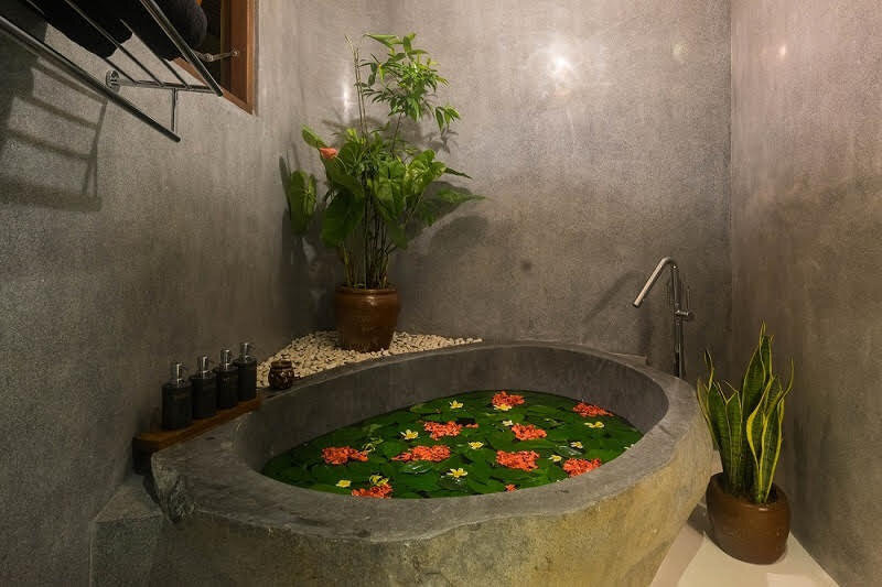 Enchanted Garden - Bath Tub