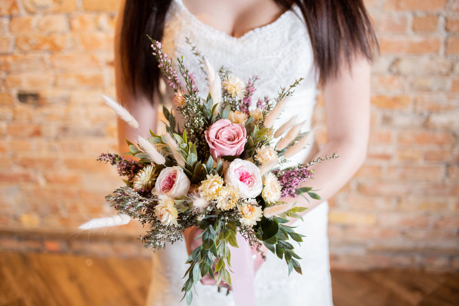 Idaho Wedding Photographers captures spring wedding bridal bouquet