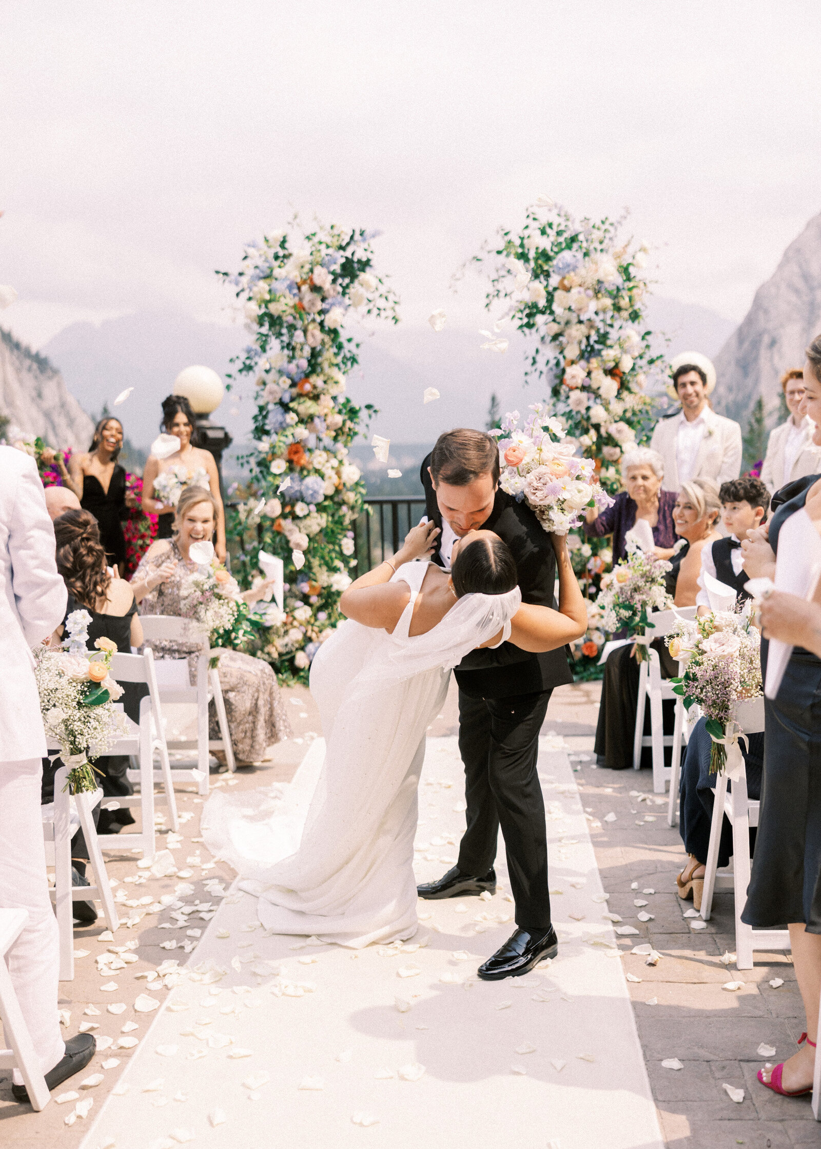 calgary-wedding-photographers-nicole-sarah-fairmont-banff-springs-ON-2