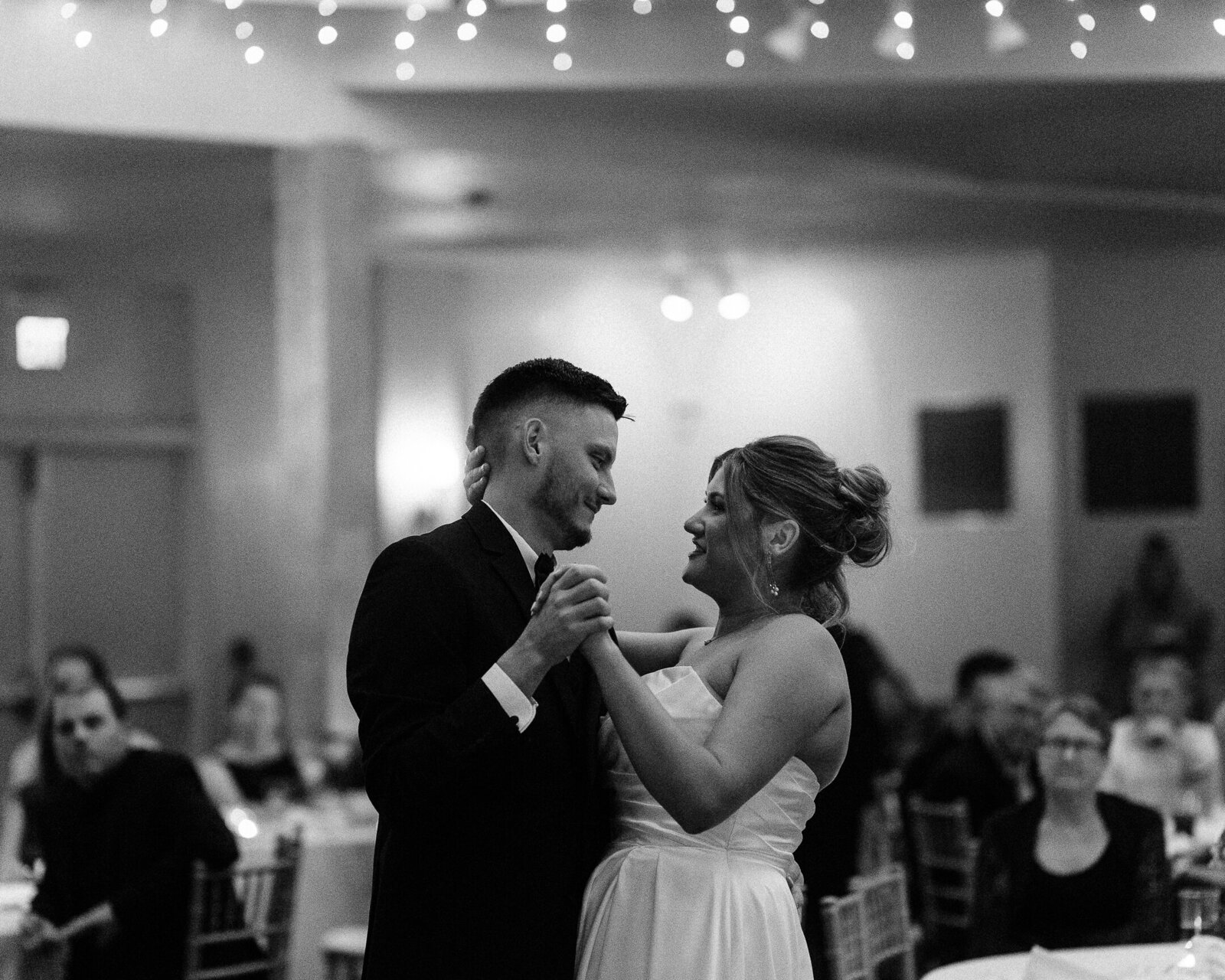 Corby Intercontinental Hotel Kansas City Wedding Plaza-271