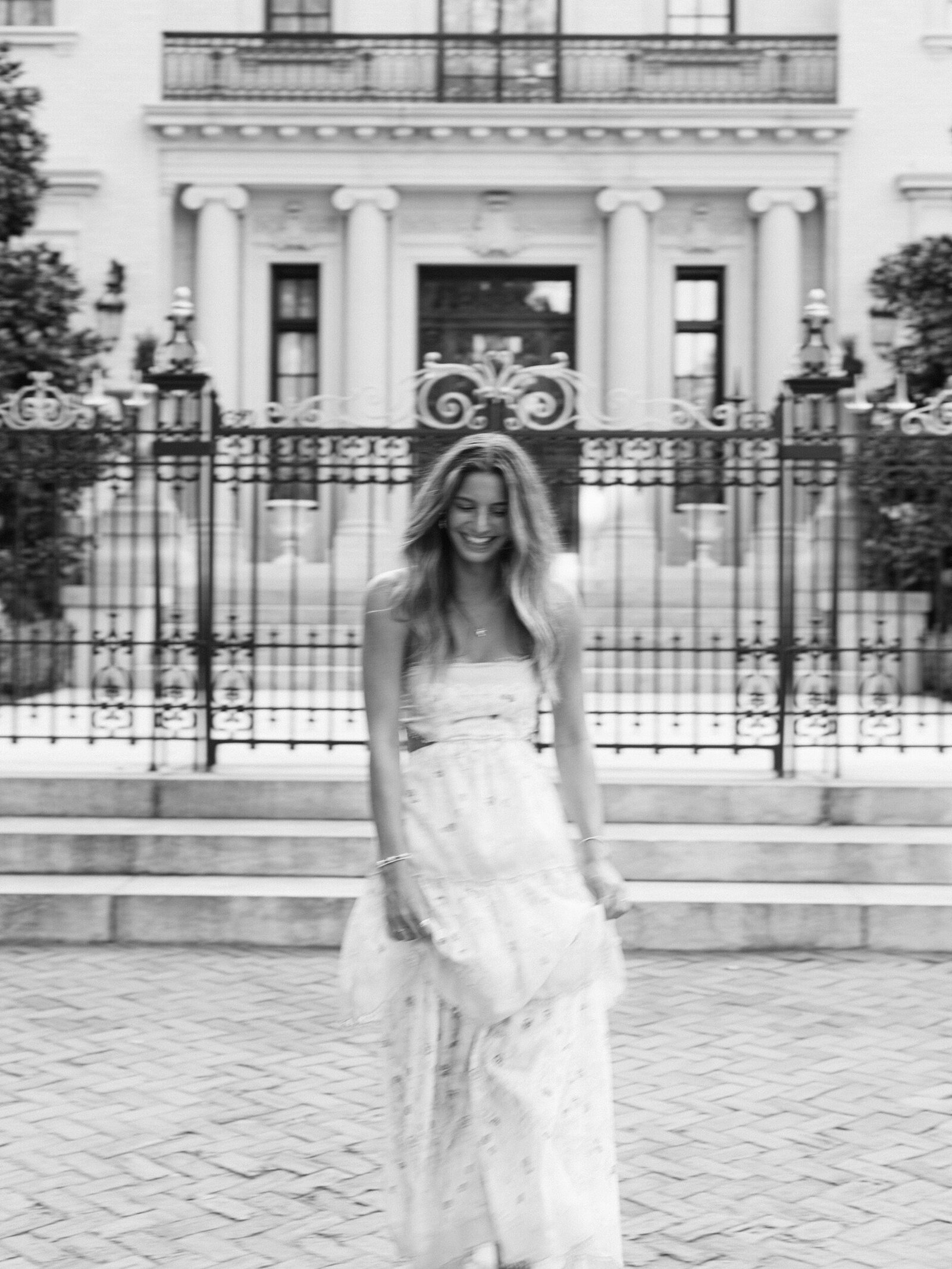 390-torianna-brooke-portraiture-historic-downtown-savannah-senior-session-jadyn