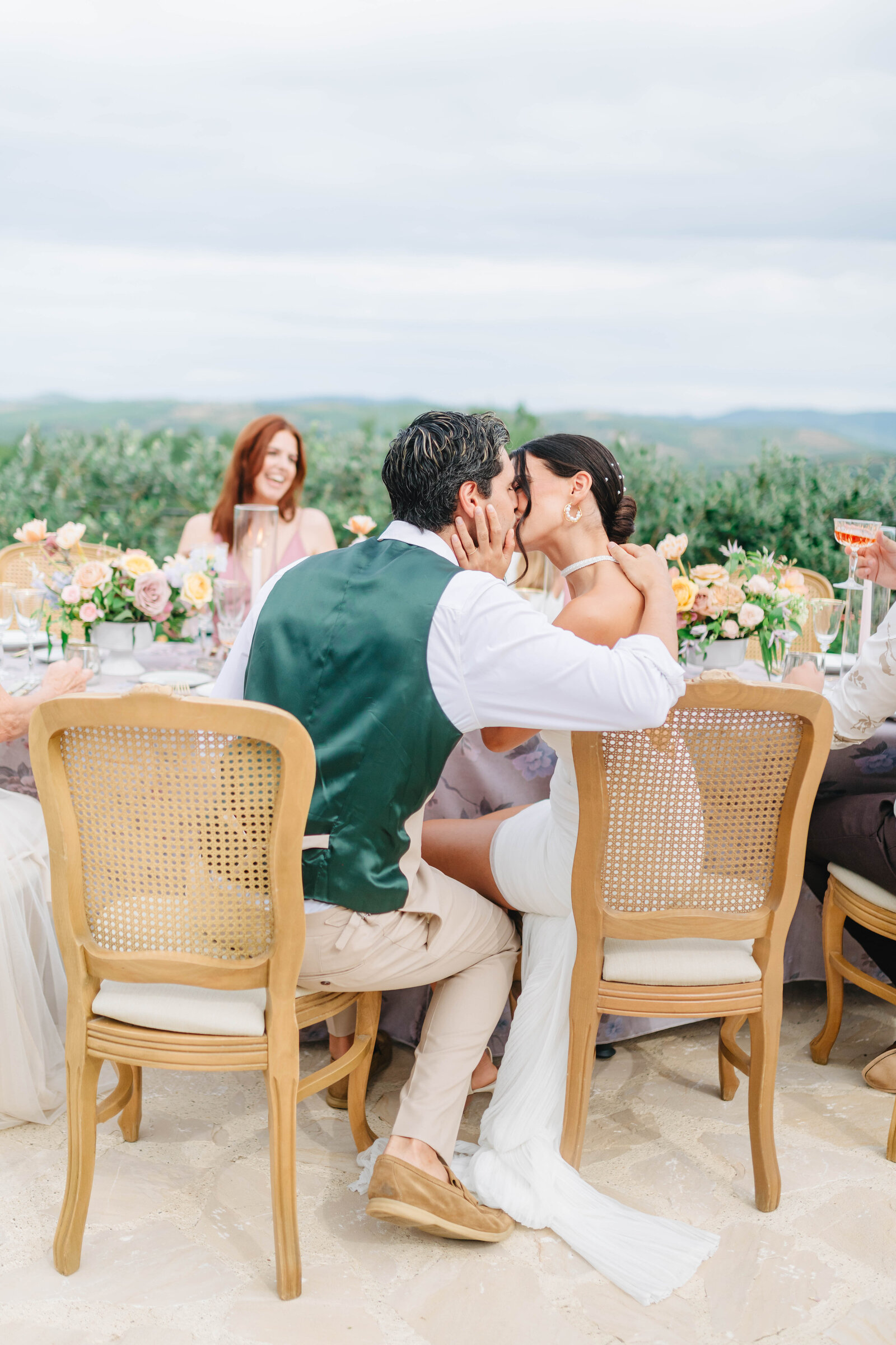 MorganeBallPhotography-Wedding-Tuscany-TheClubHouse-LovelyInstants-02-WelcomeDinner-atmosphere-lq-76-3298