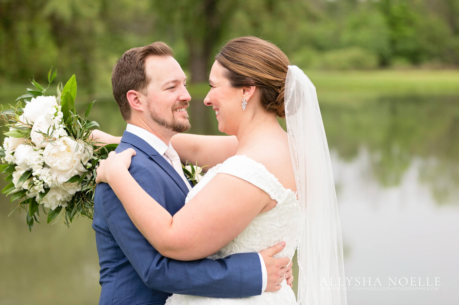 Wedding-at-River-Club-of-Mequon-336