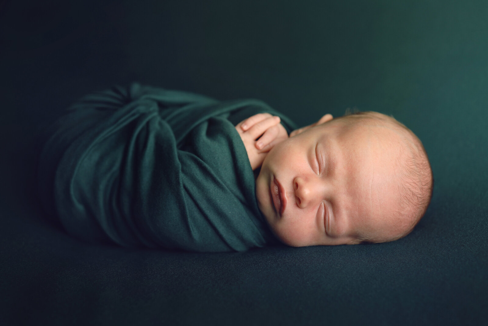 atlanta-best-award-winning-newborn-wrapped-blue-teal-milestone-month-months-boy-baby-portrait-studio-photography-photographer-twin-rivers-01