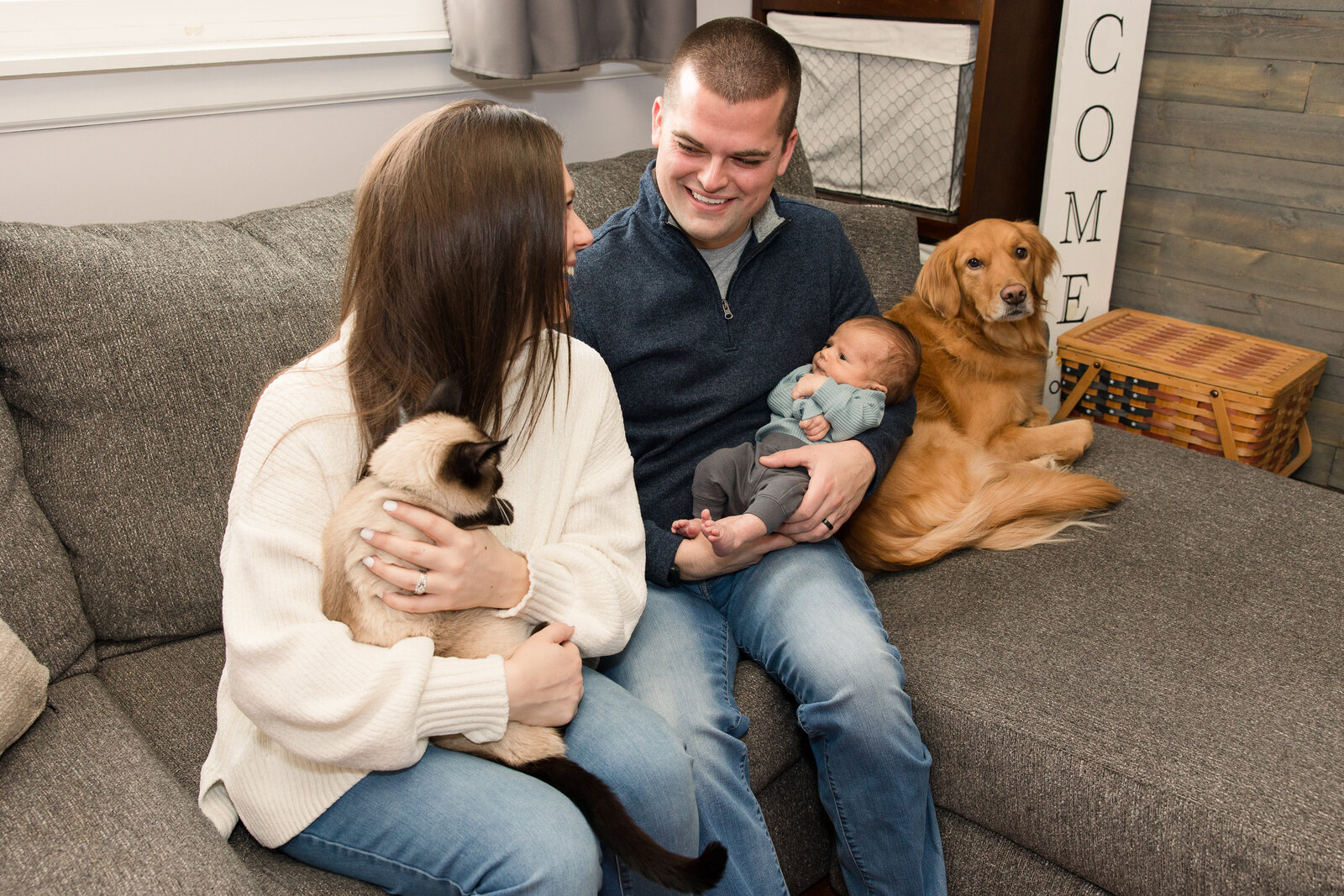 Akron newborn photographer family photo lifestyle session pets dog and cat