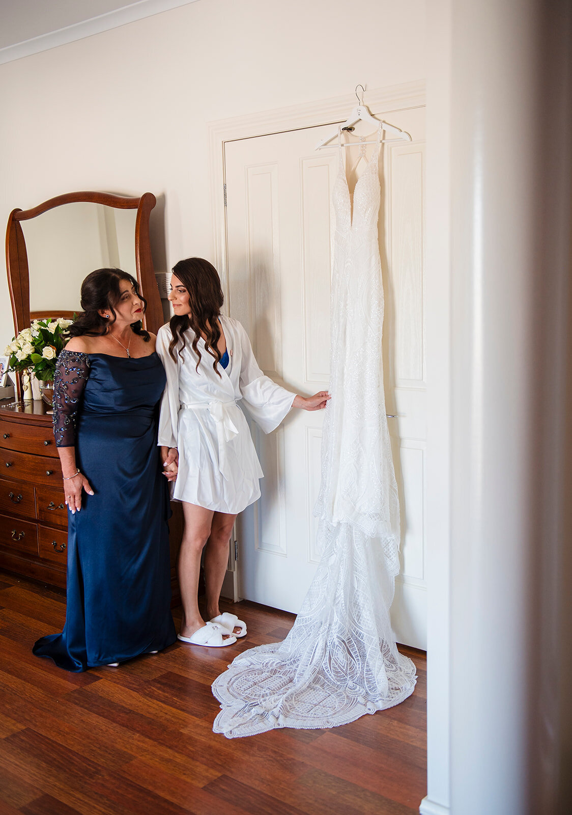 Mum_and_bride_admire_dress_Cobram_wedding