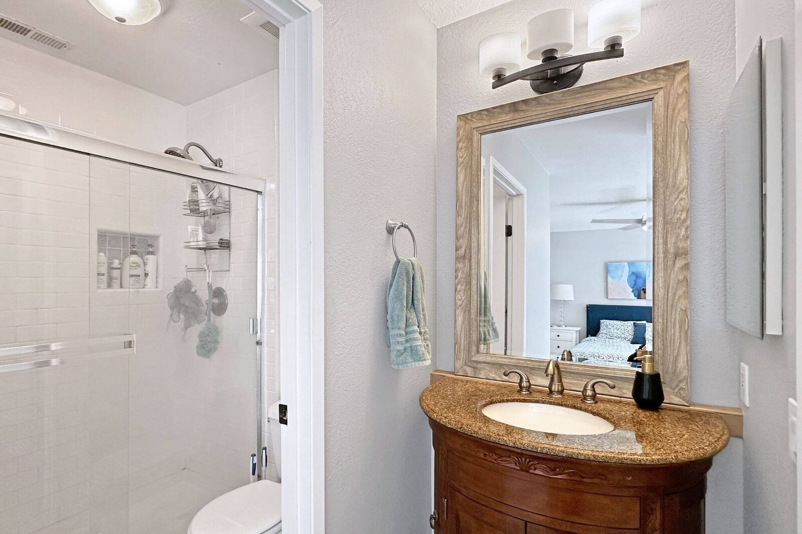 mls11_michael-jimenez-pacifica-real-estate-agent-homes-for-sale-primary-bathroom