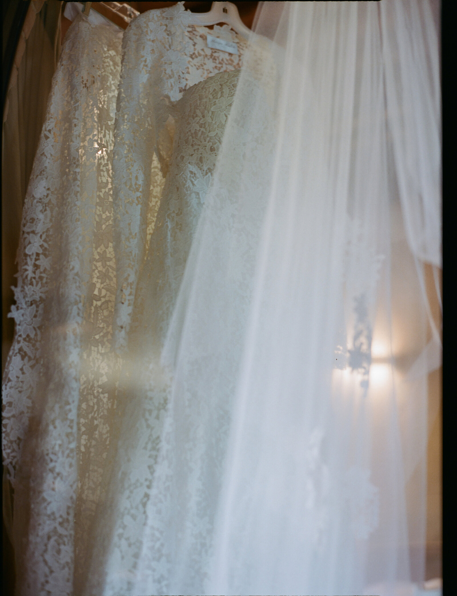 25-kelseycowley_jill&josiah_weddingday