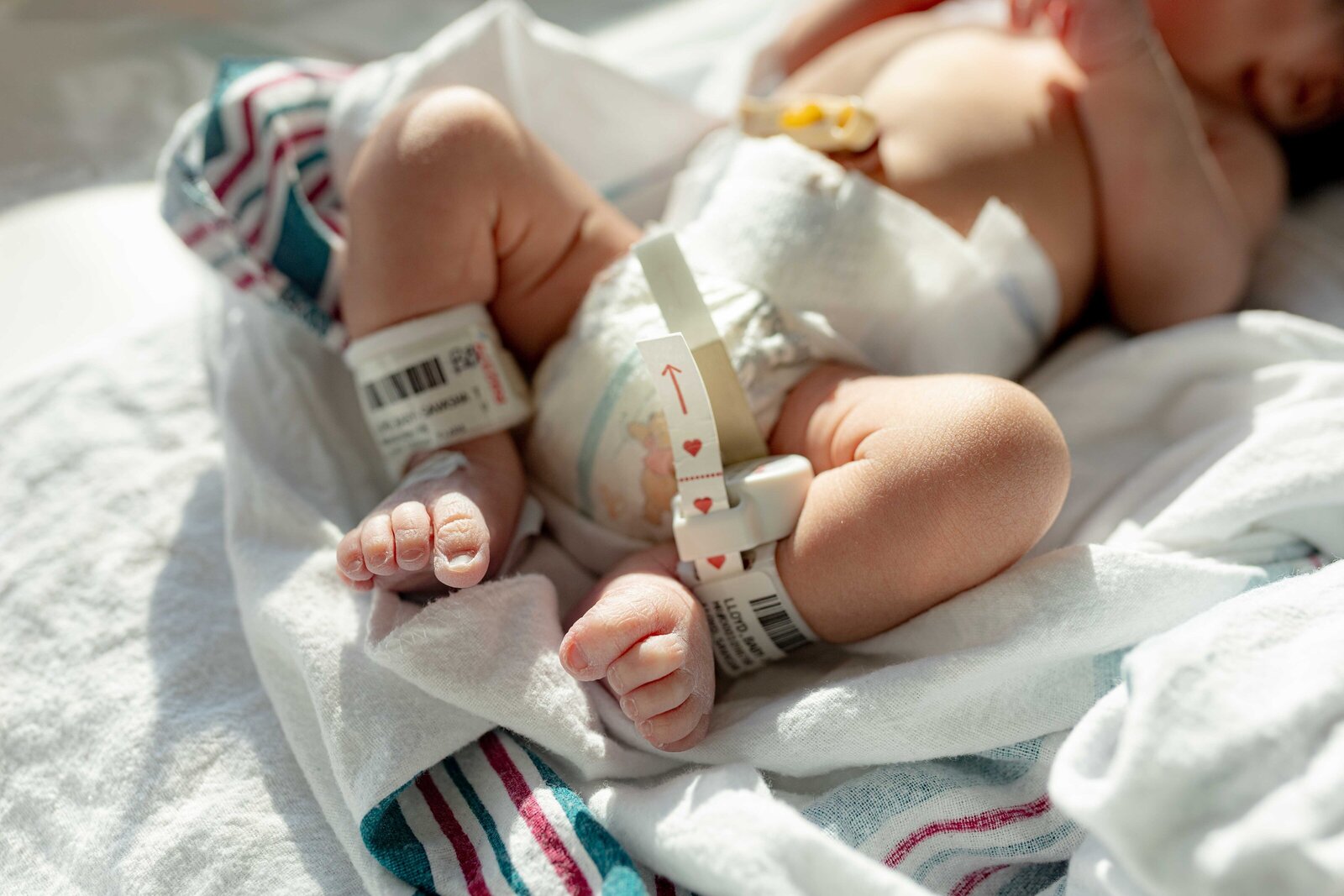Fresh-48-hospital-newborn_Sayre-Briele-Photography-LLC-Savasha-Lloyd-4