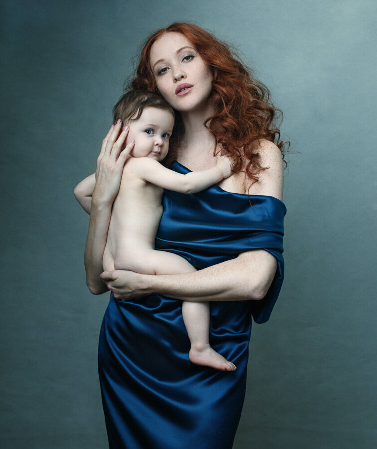 Mommy and me, motherhood photography by Lola Melani-19
