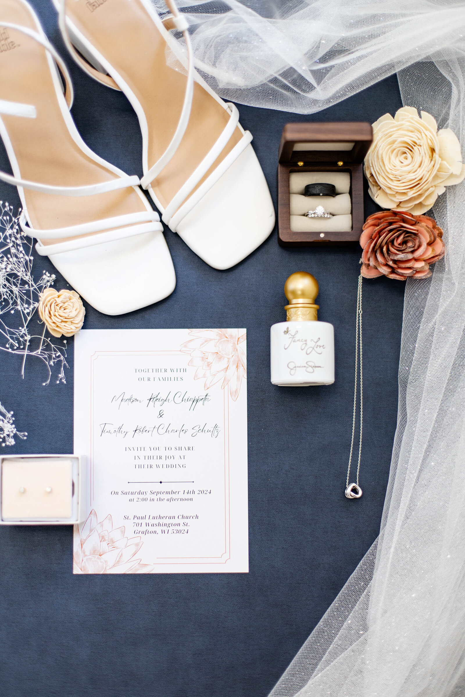 Schultz Wedding - SNEAKS -001