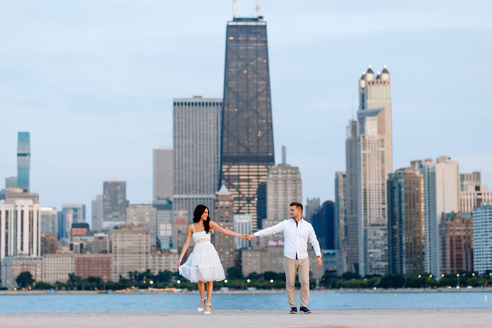 chicago skyline engagement session