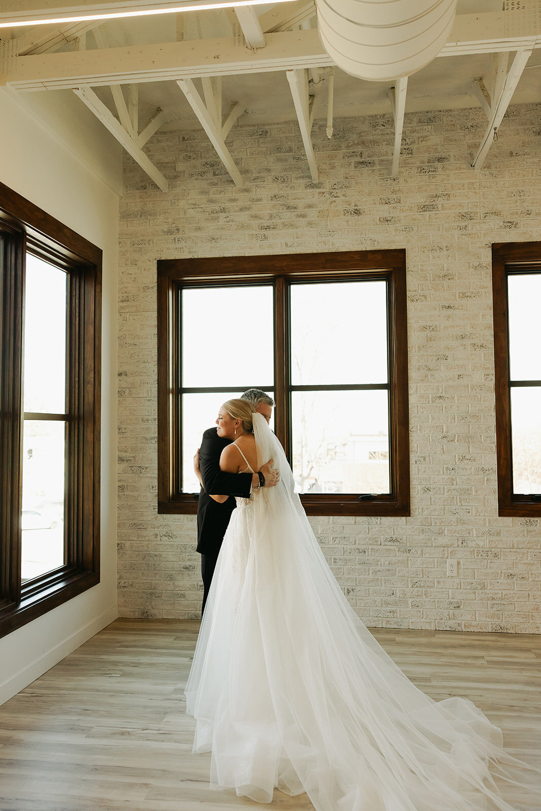 CaylynnAidanFirstLookwithDad-15