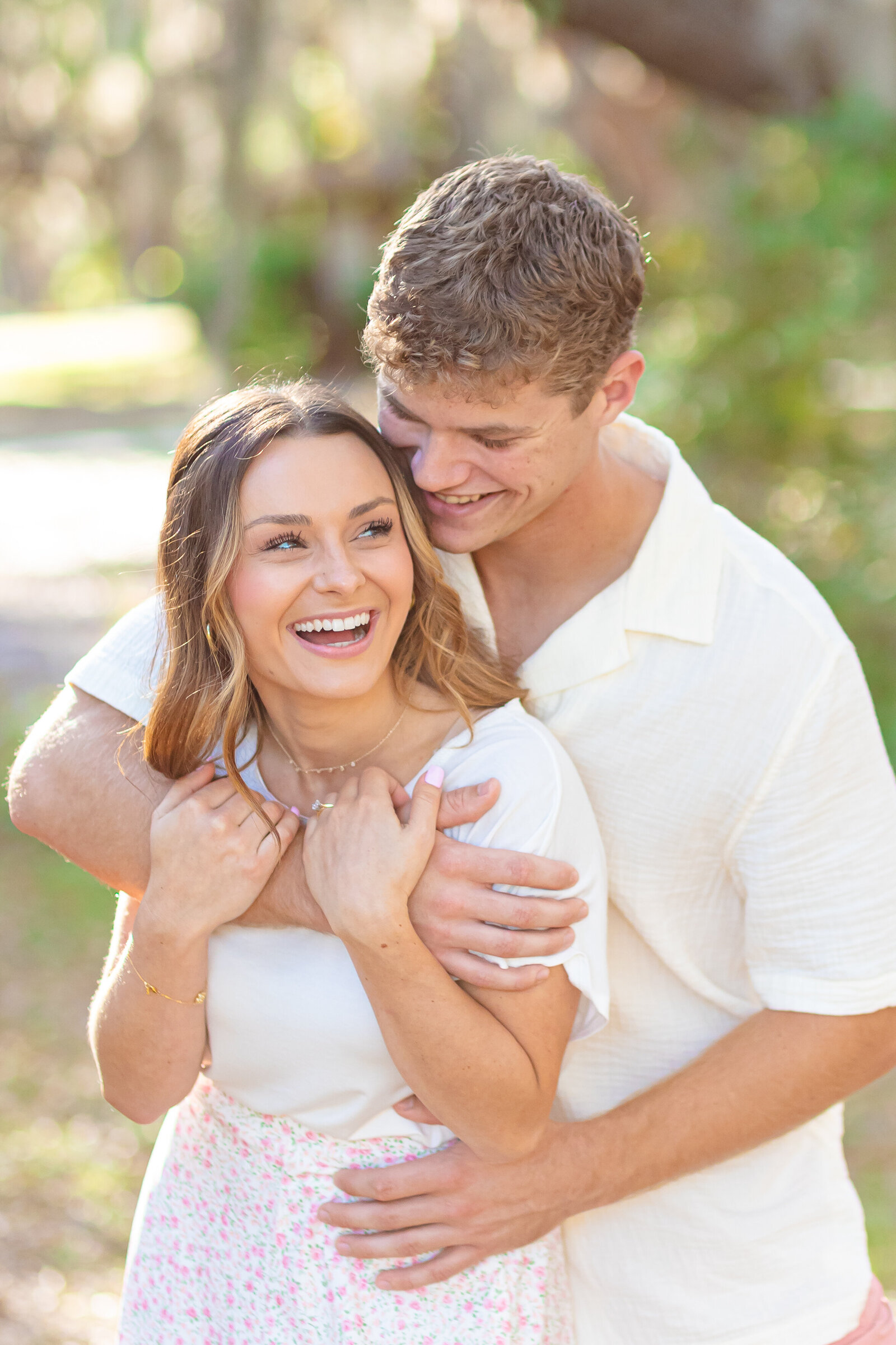 Florida-couple-photographer-Fred-howard-park-engagement-tarpon-springs-engagement-session-wedding-venue-wedding-planner-sandi-michelle-photograpy4