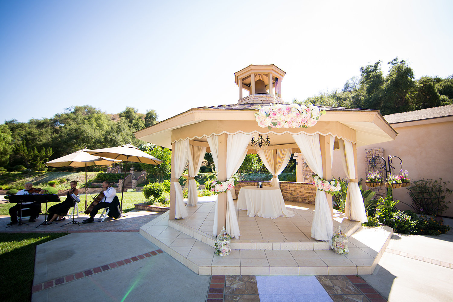 loving outside ceremony space