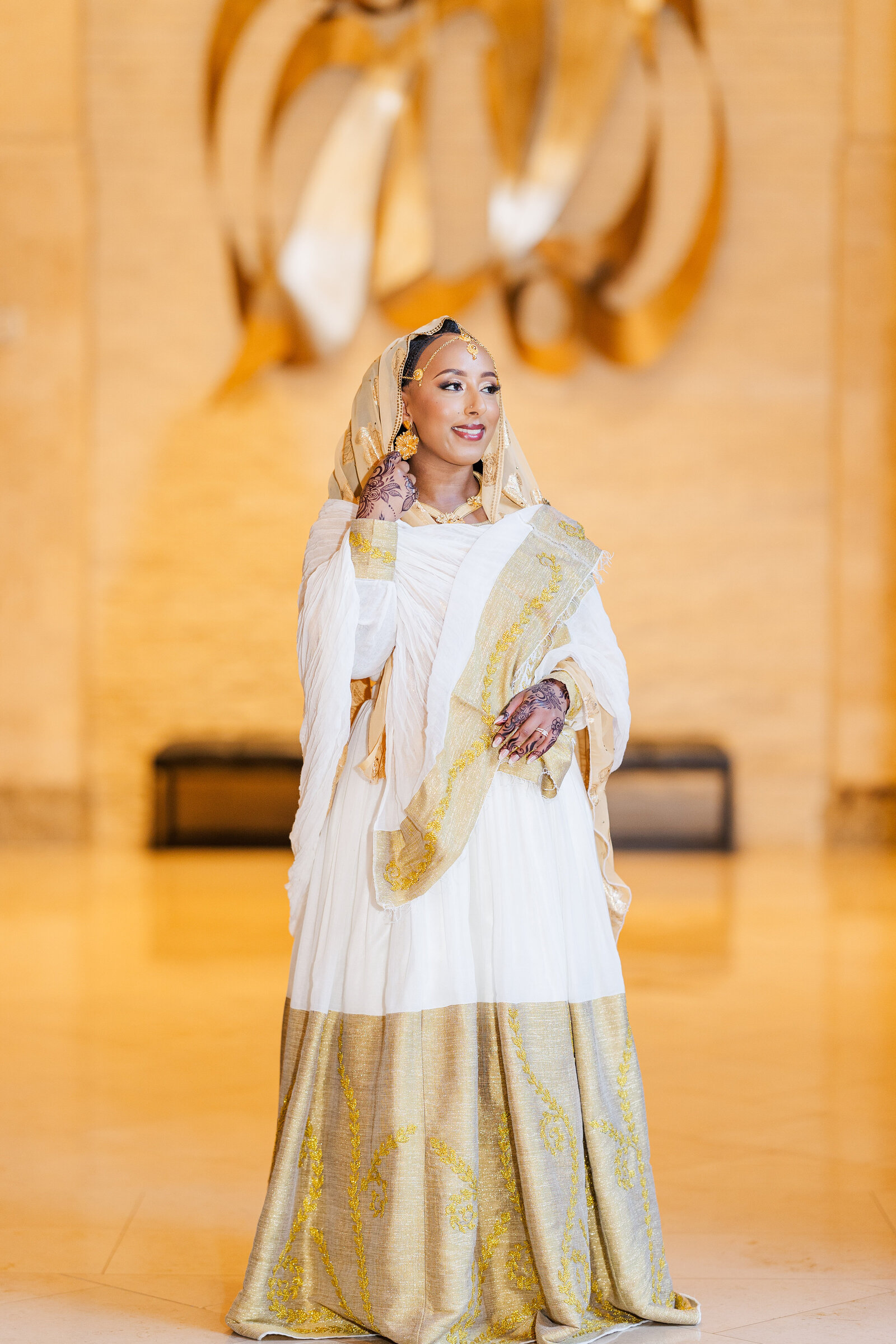 Bride-in-wedding-dress-portrait