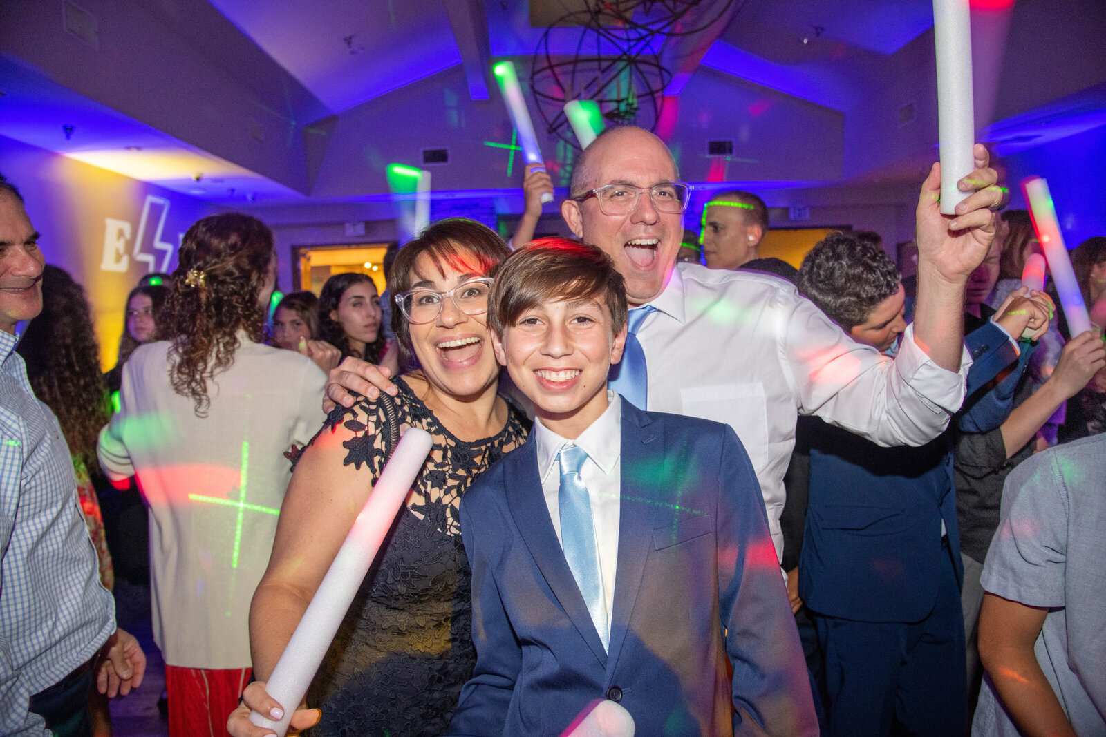 Maria-McCarthy-Photography-Bar-Mitzvah-family-party