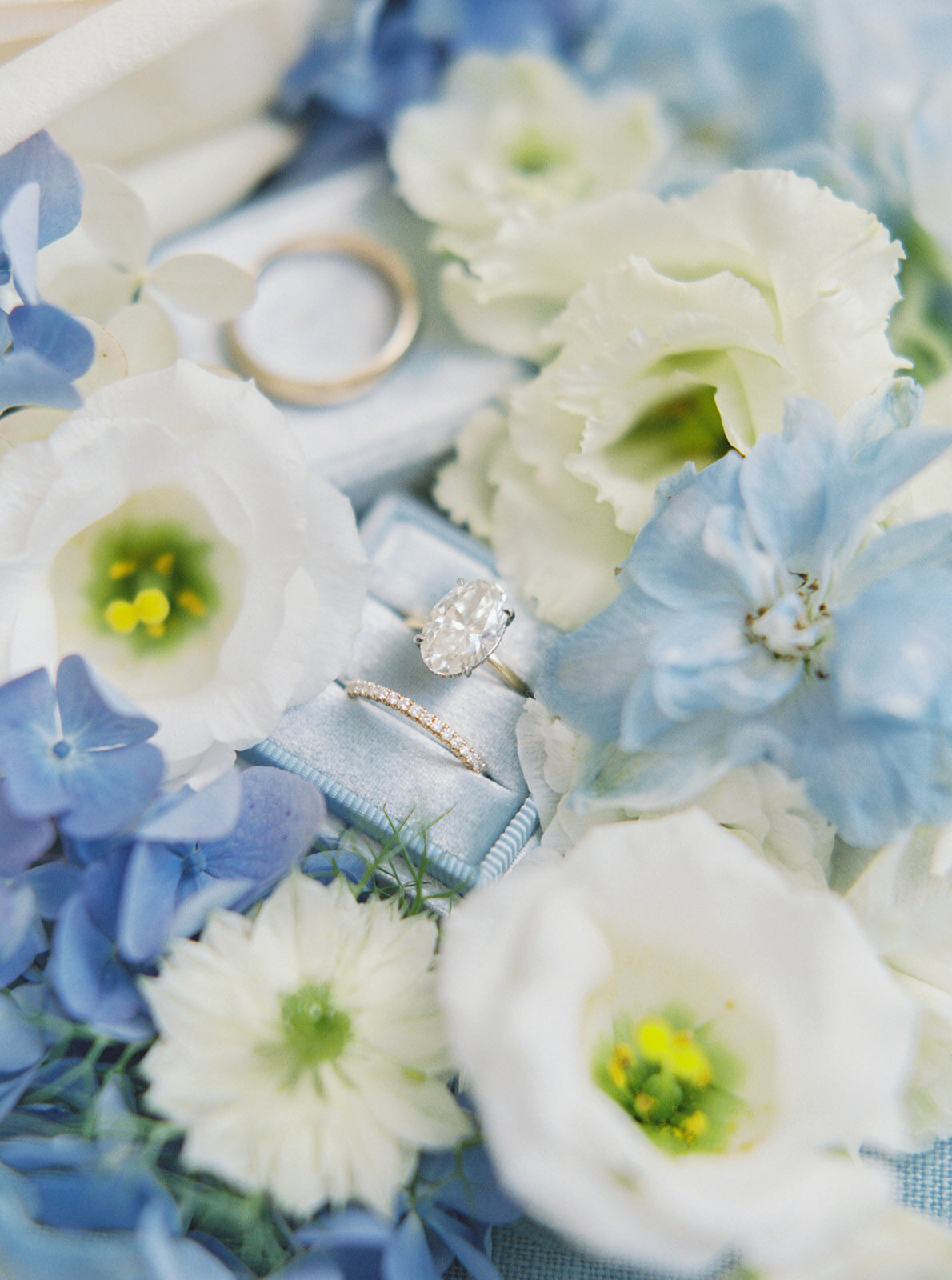 leila-james-events-newport-ri-wedding-planning-luxury-events-castle-hill-inn-gabrielle-and-will-emily-march-photography-ring-shot-detail-SamuelsWedding_0027 copy
