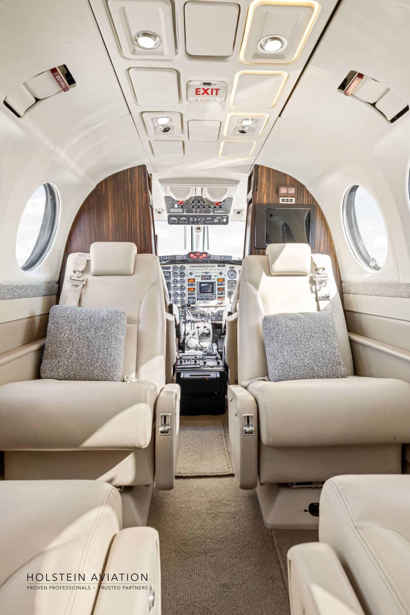 King Air 350 Watermarked-15