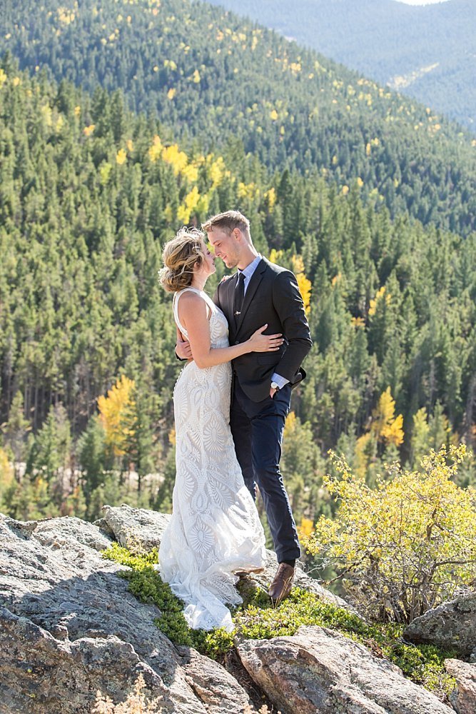 Fall wedding in Colorado in Idaho Springs