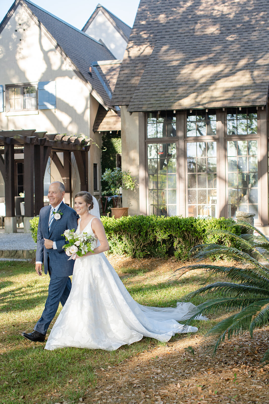 Private wedding in Charleston photographed by wedding photographers in Charleston Amy Mulder Photography