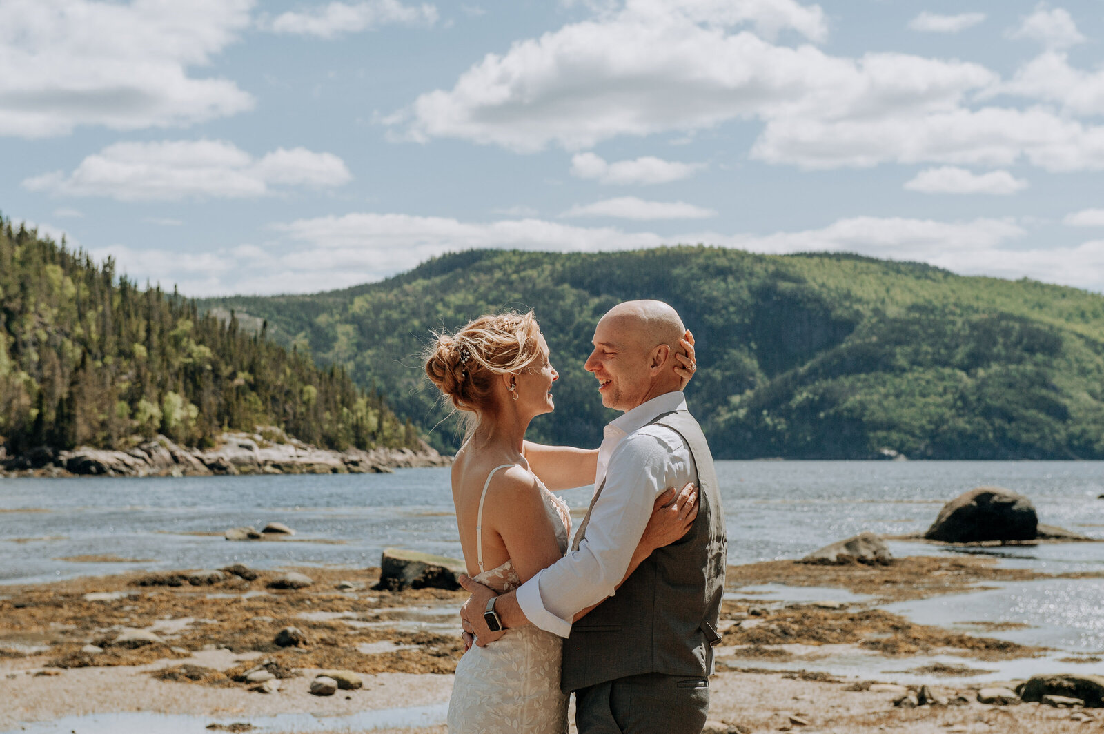 love-is-nord-photographe-mariage-intime-elopement-wedding-tadoussac-fjord-du-saguenay-0001-6