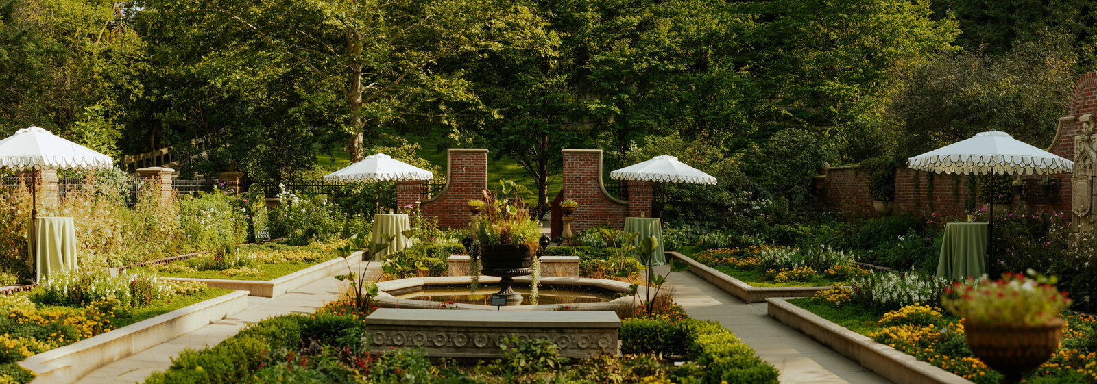 Lauritzen-Gardens-Wedding-402-Events-Julia & Connor  (38)