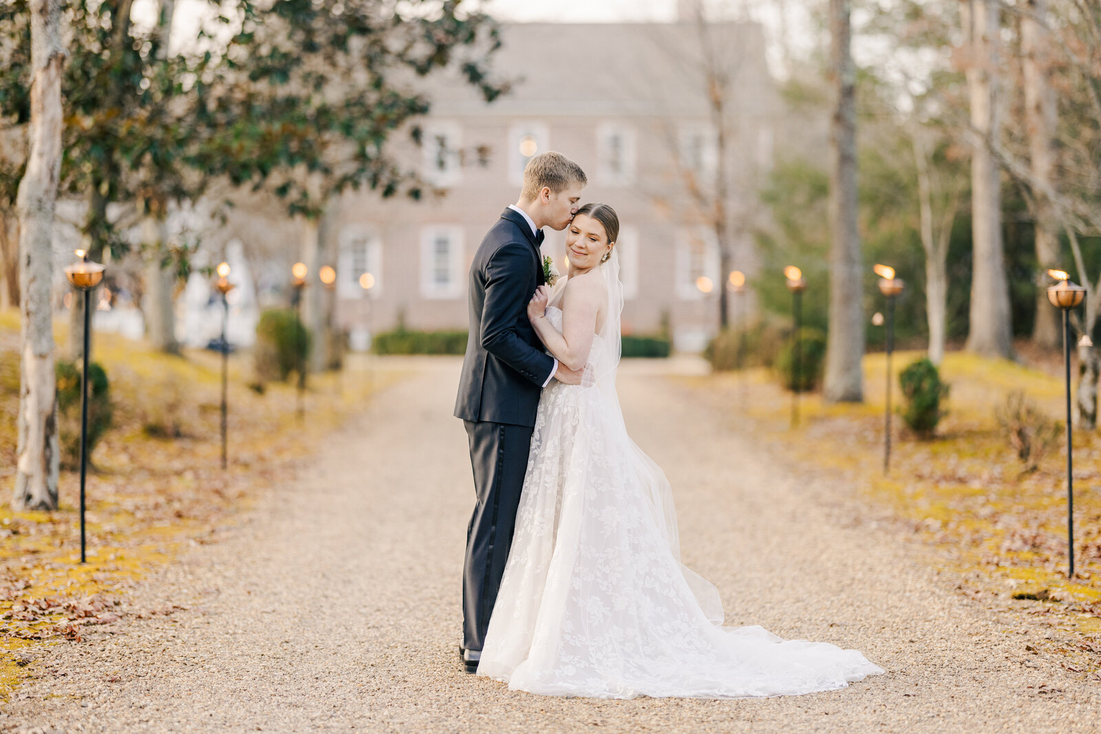 A Warm Embrace in the Winter Chill – Bride & Groom Portraits
