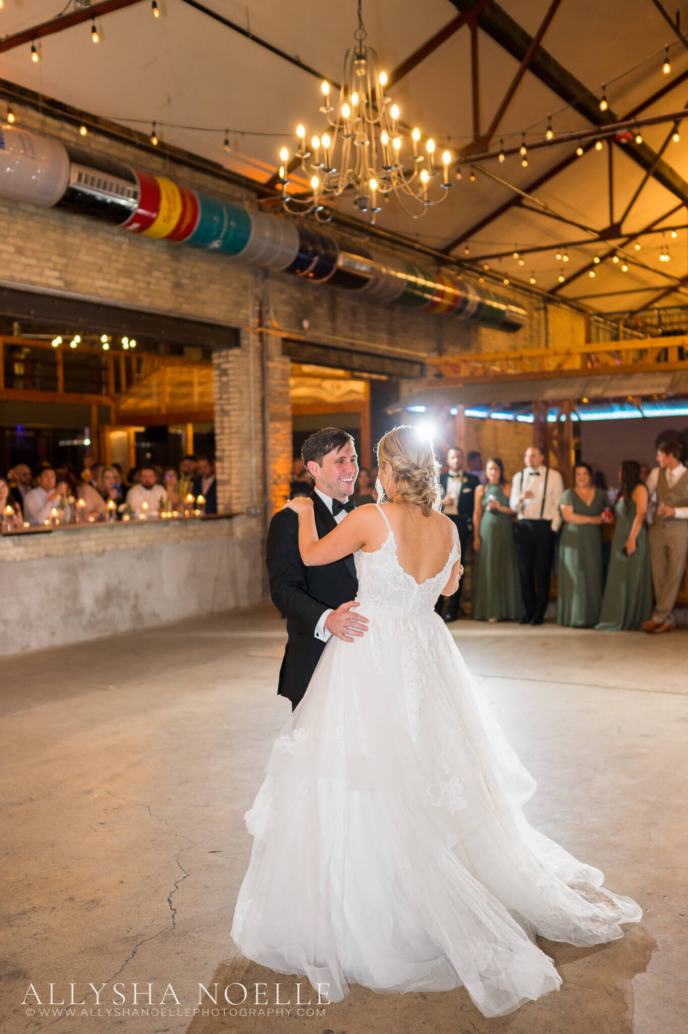Wedding-at-The-Factory-on-Barclay-in-Milwaukee-1015