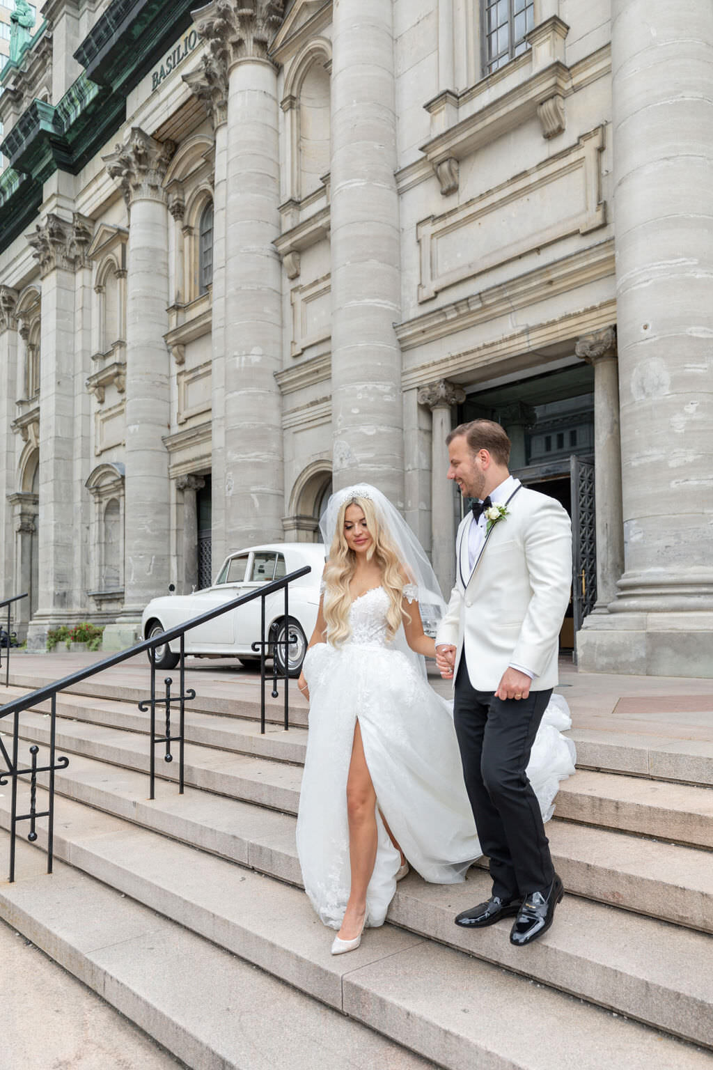 Cathédrale Marie-Reine-du-Monde Wedding_montreal best wedding photographer | luxury moment photography-8905