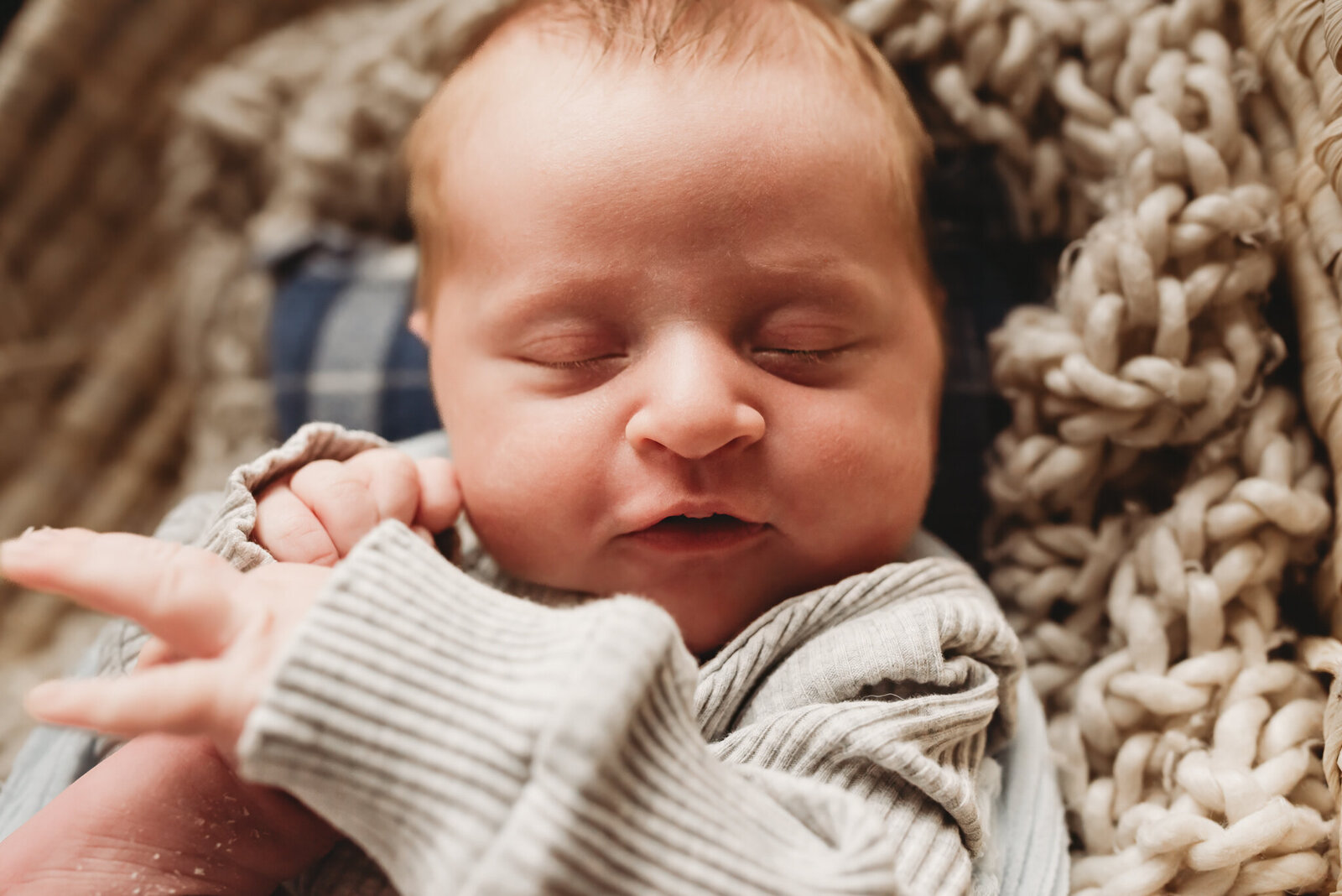 morales-bismarck-studio-newborn-49