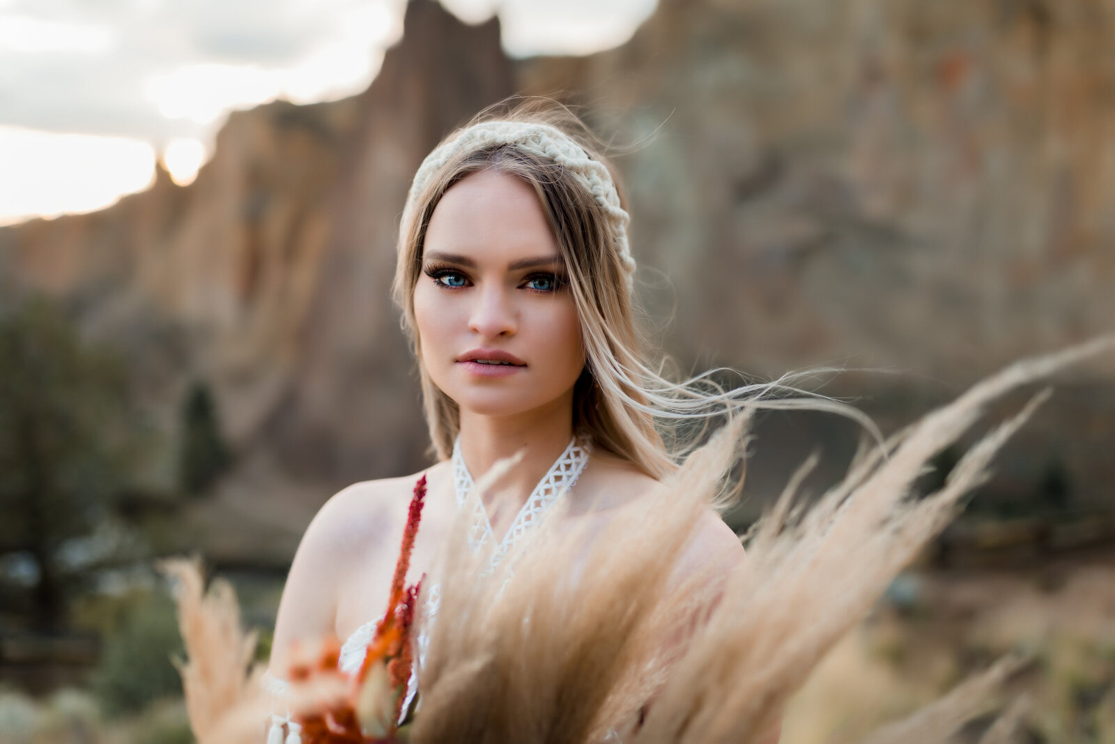 A bold desert-inspired bridal shoot, perfect for adventurous photographers in the Pacific Northwest.