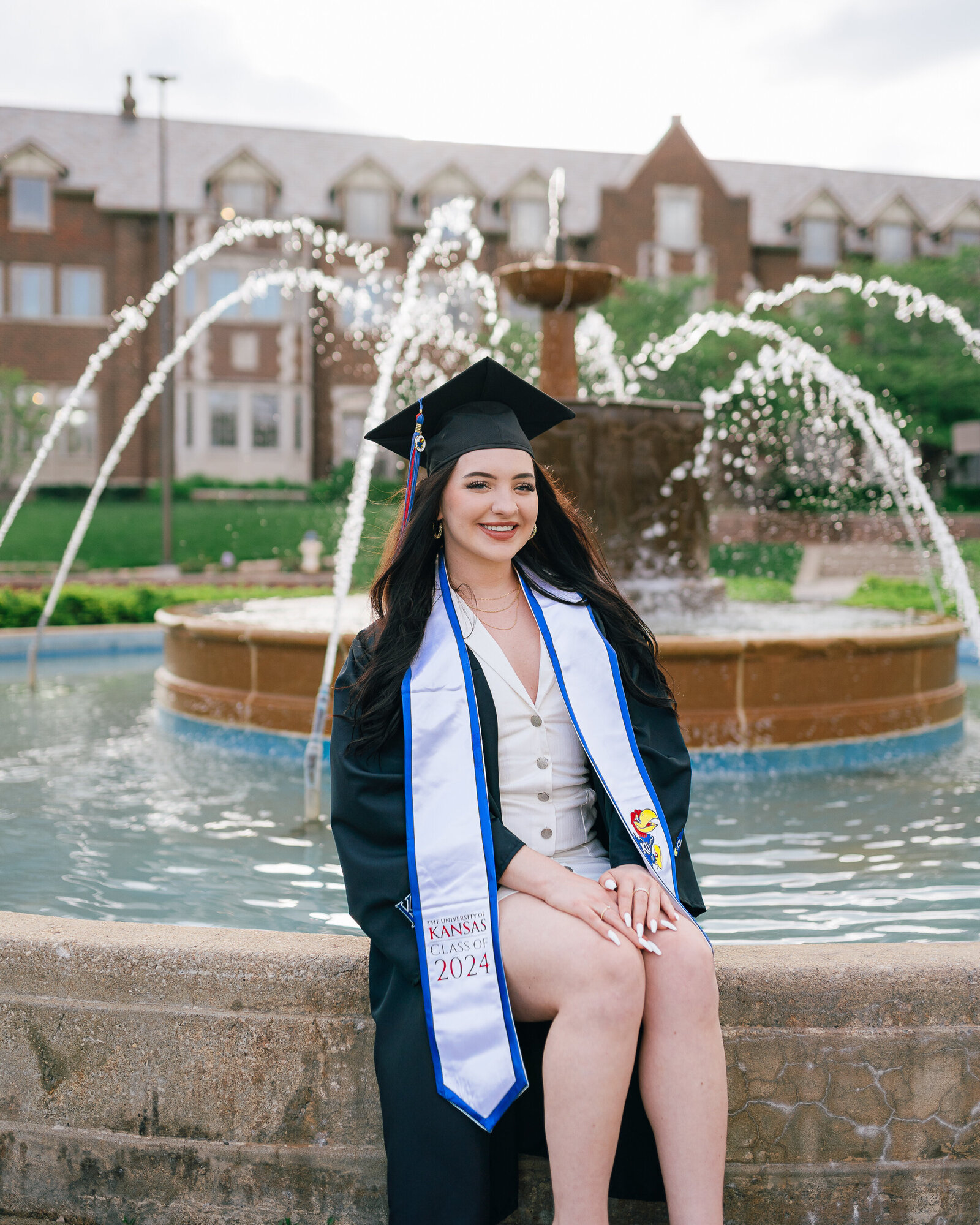 Hannah KU Jayhawks Kansas College Graduation Pictures-8