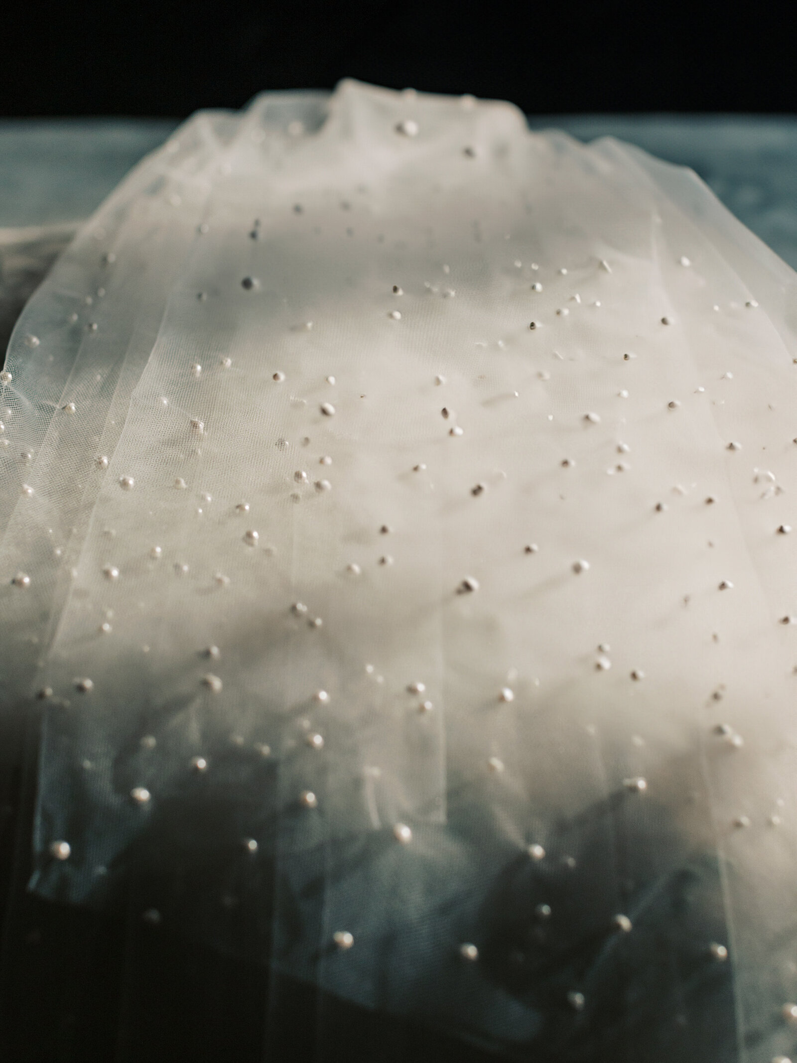 amsale-pearl-wedding-veil