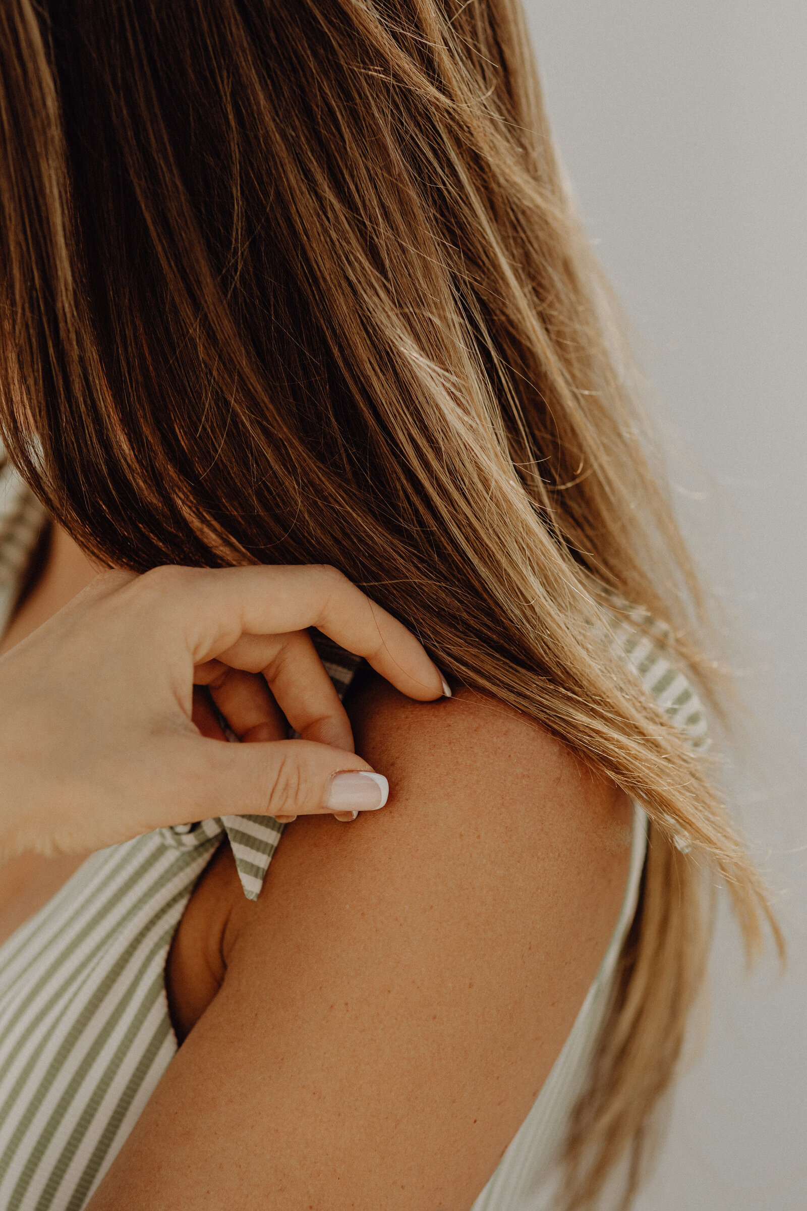 kaboompics_golden-glow-embracing-beach-vibes-and-the-perfect-tan-32479